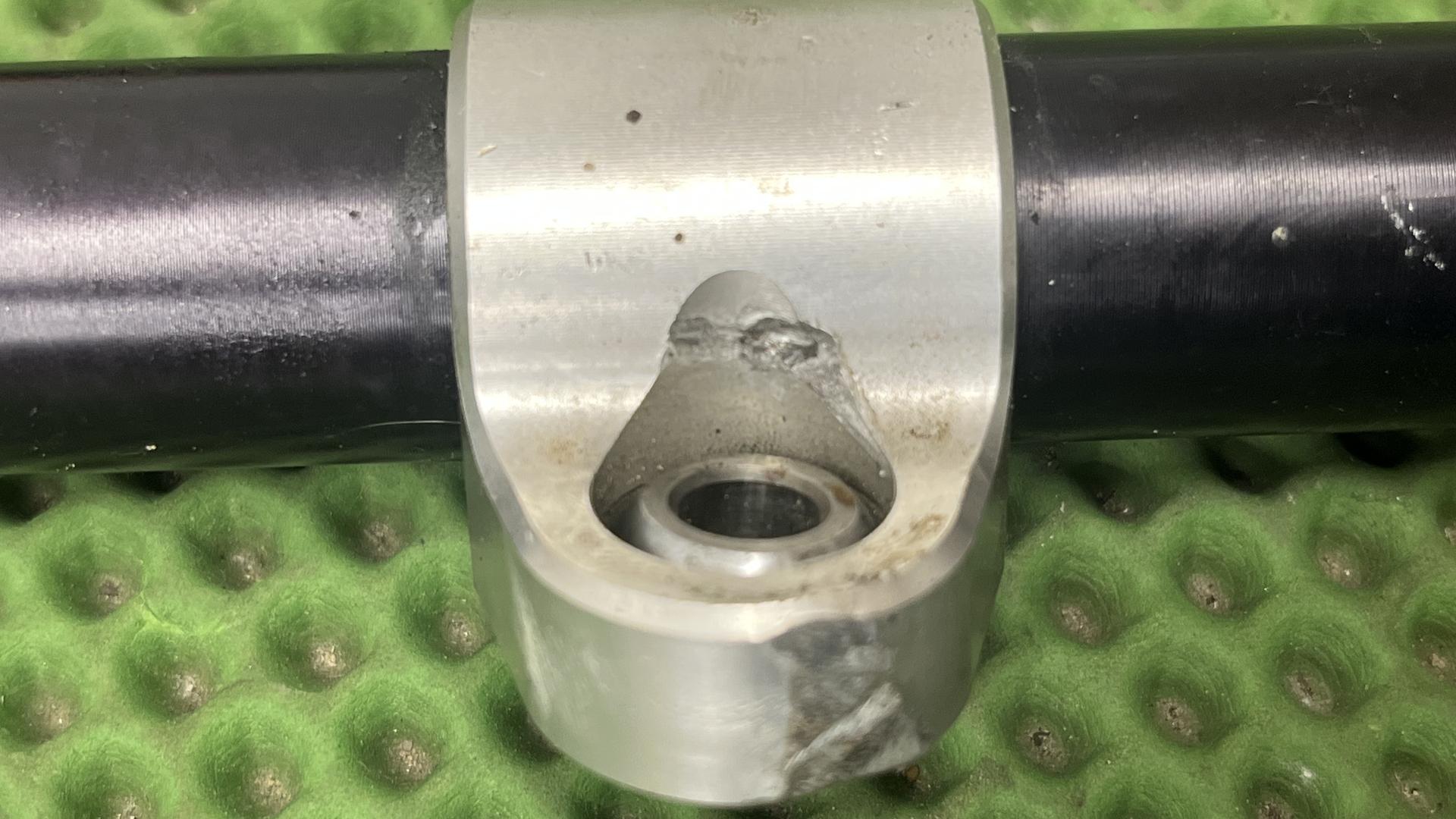 Амортизатор рулевого управления 32768549363