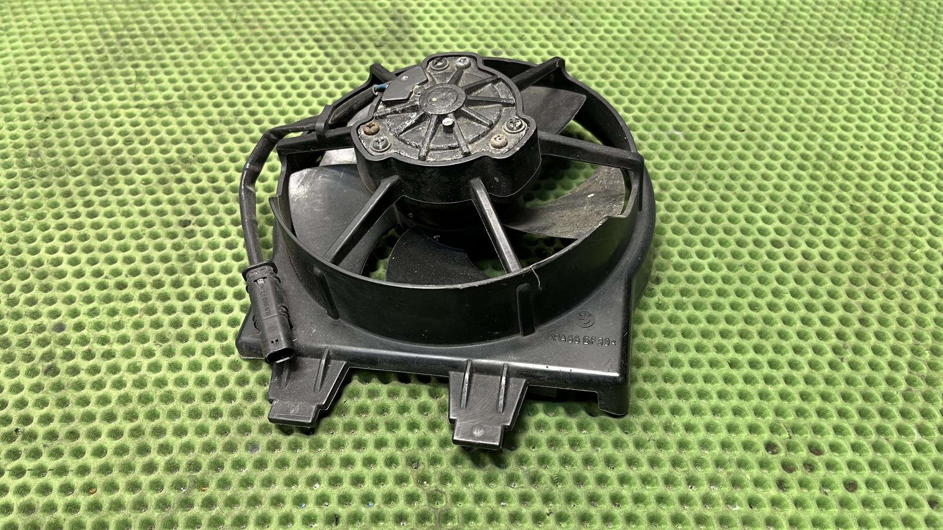 Кожух вентилятора с вентилятором 17119898678