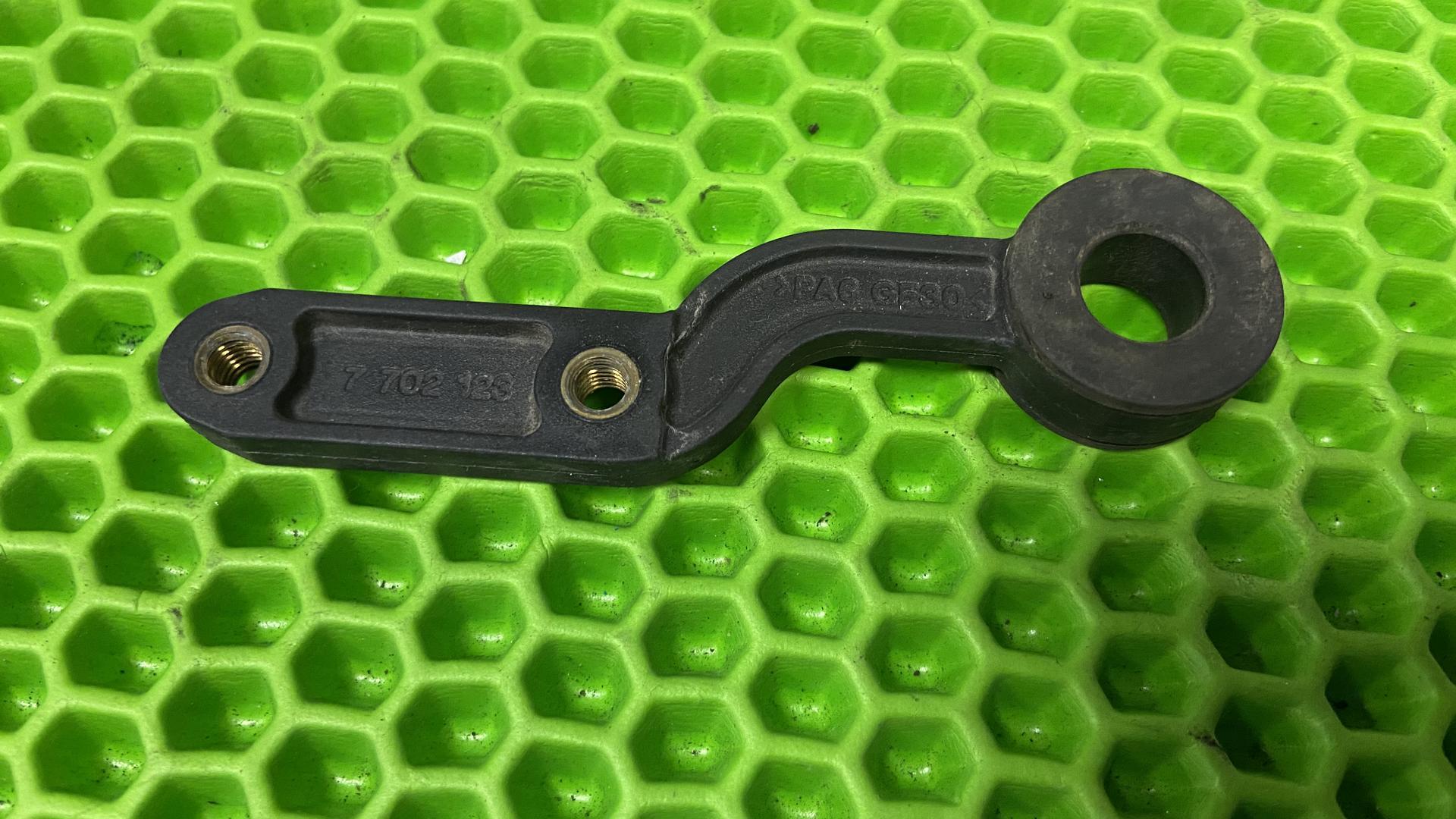 Кронштейн Вх 17117702123