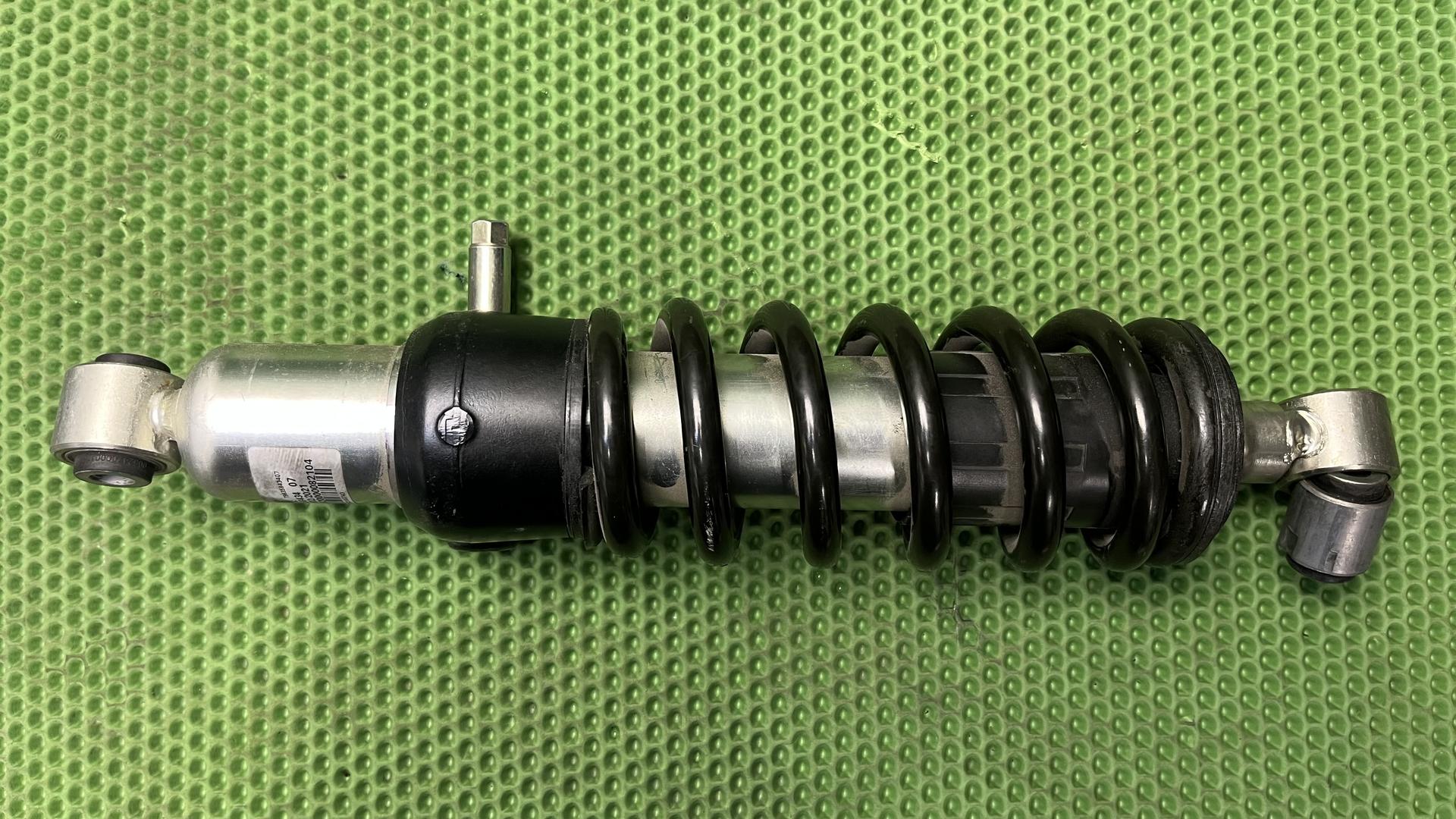 Амортизационная стойка Зд R 18 / R 18 Classic 33548358434