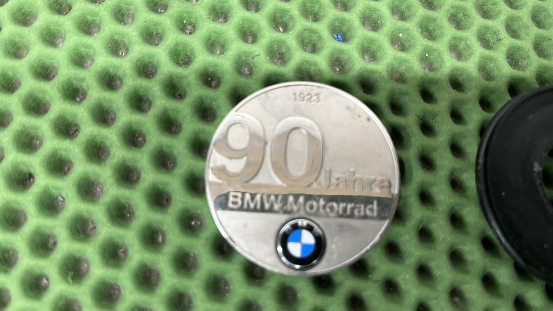 Эмблема '90 лет' 31428535451