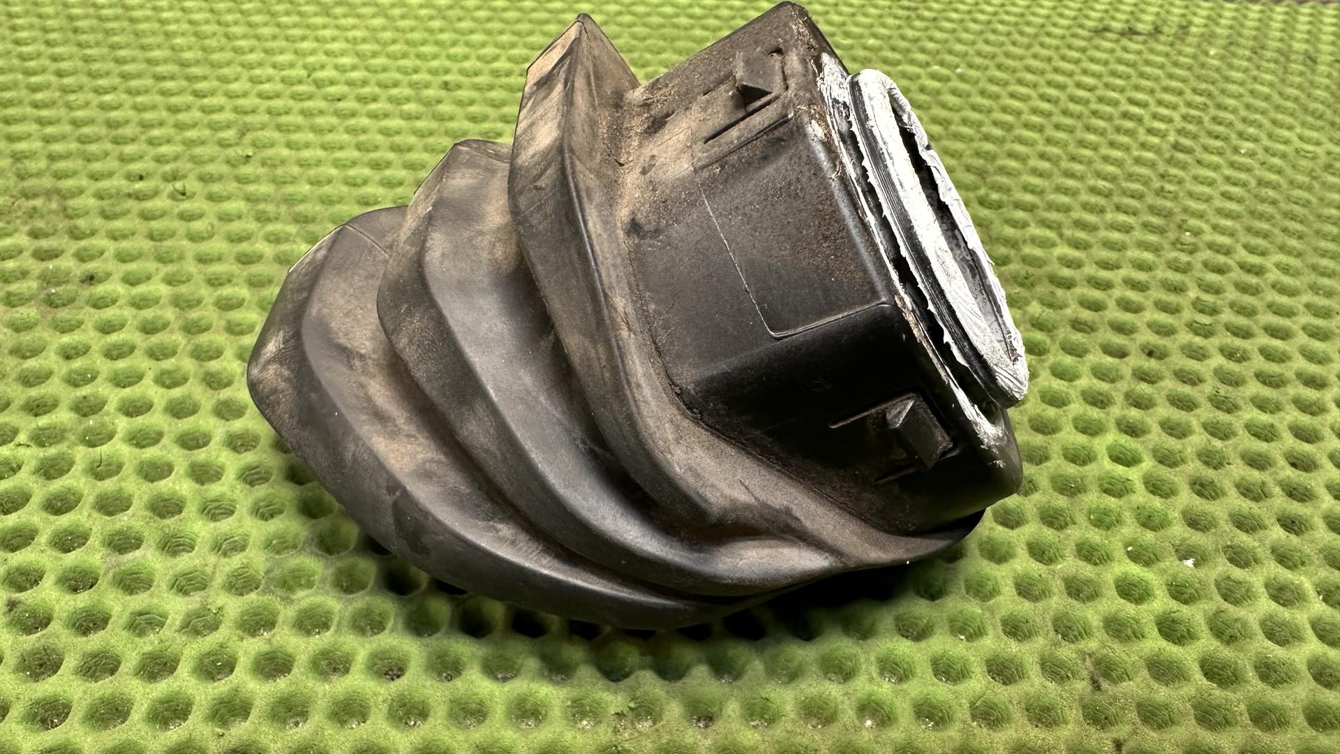 гофрированный кожух (гофра) задний 33357708117