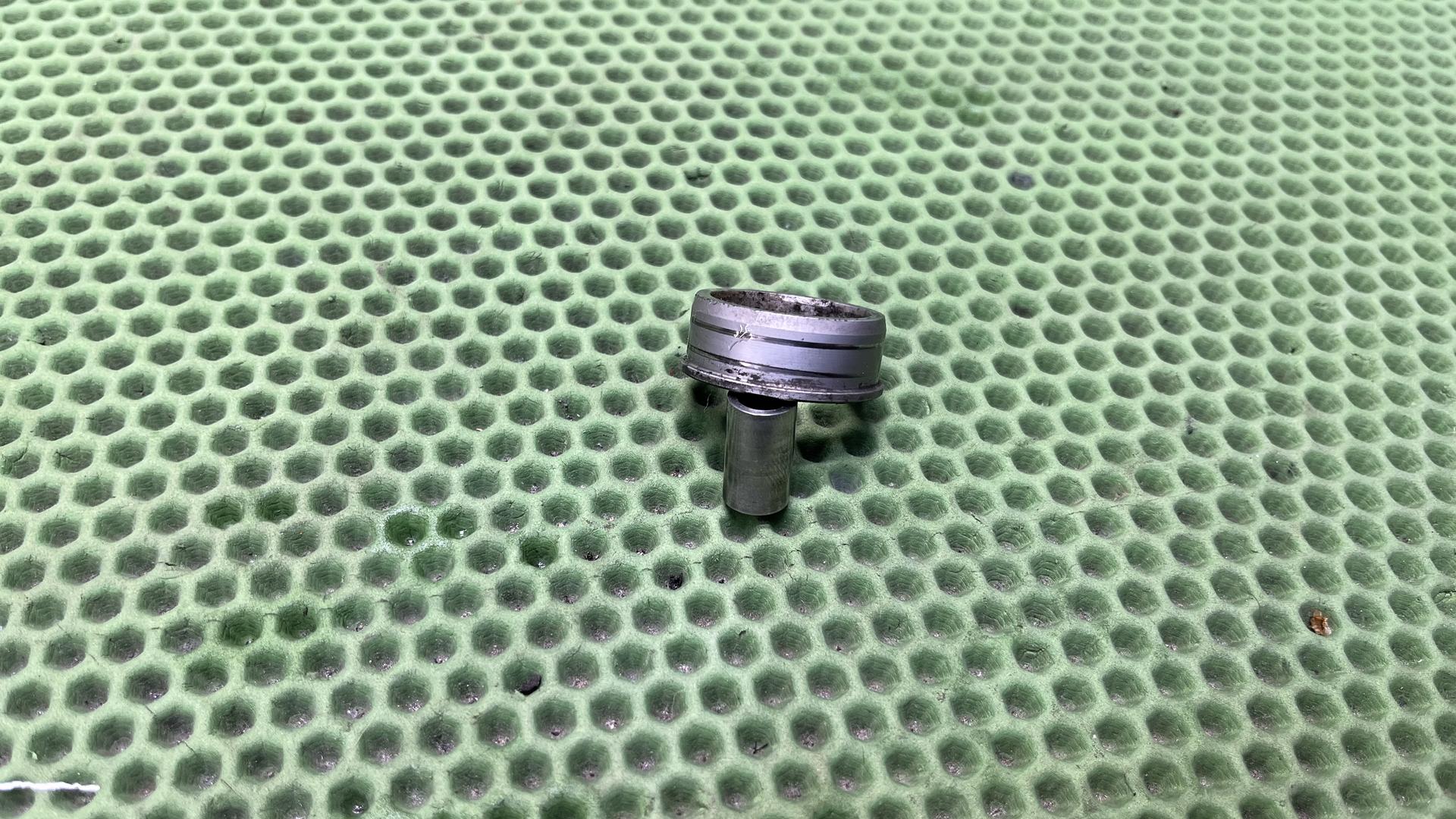 Распорная втулка 14.15X28.2 36318555423