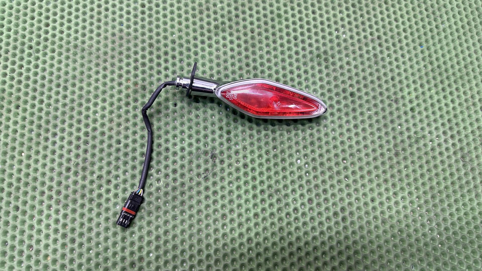 Поворотник задний правый (SAE) R18 63231539660