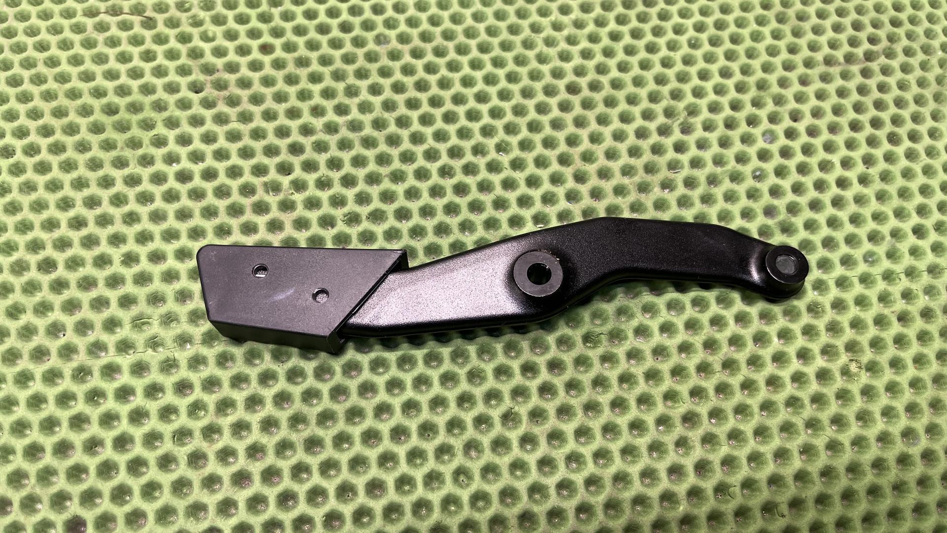 Кронштейн левого кофра R1300GS KA1 46717923483