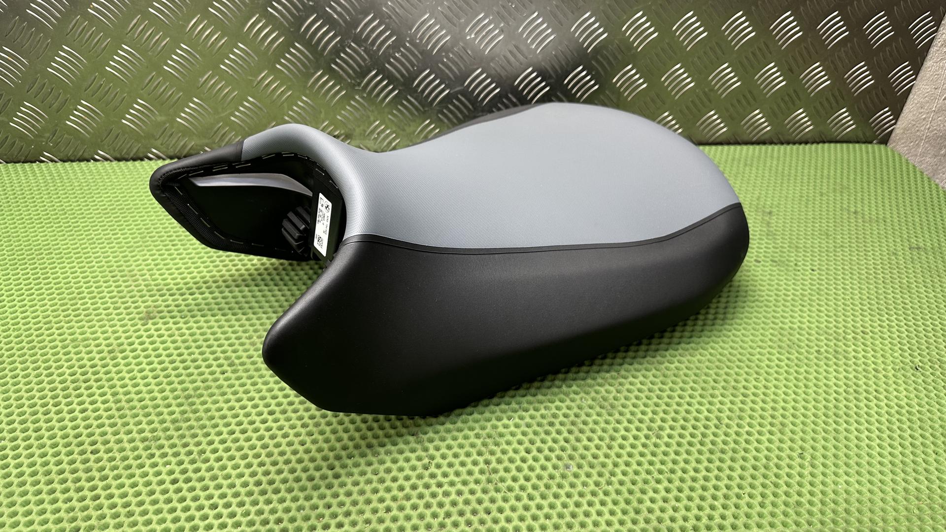 Сиденье водителя Komfort с подогревом 52531541508