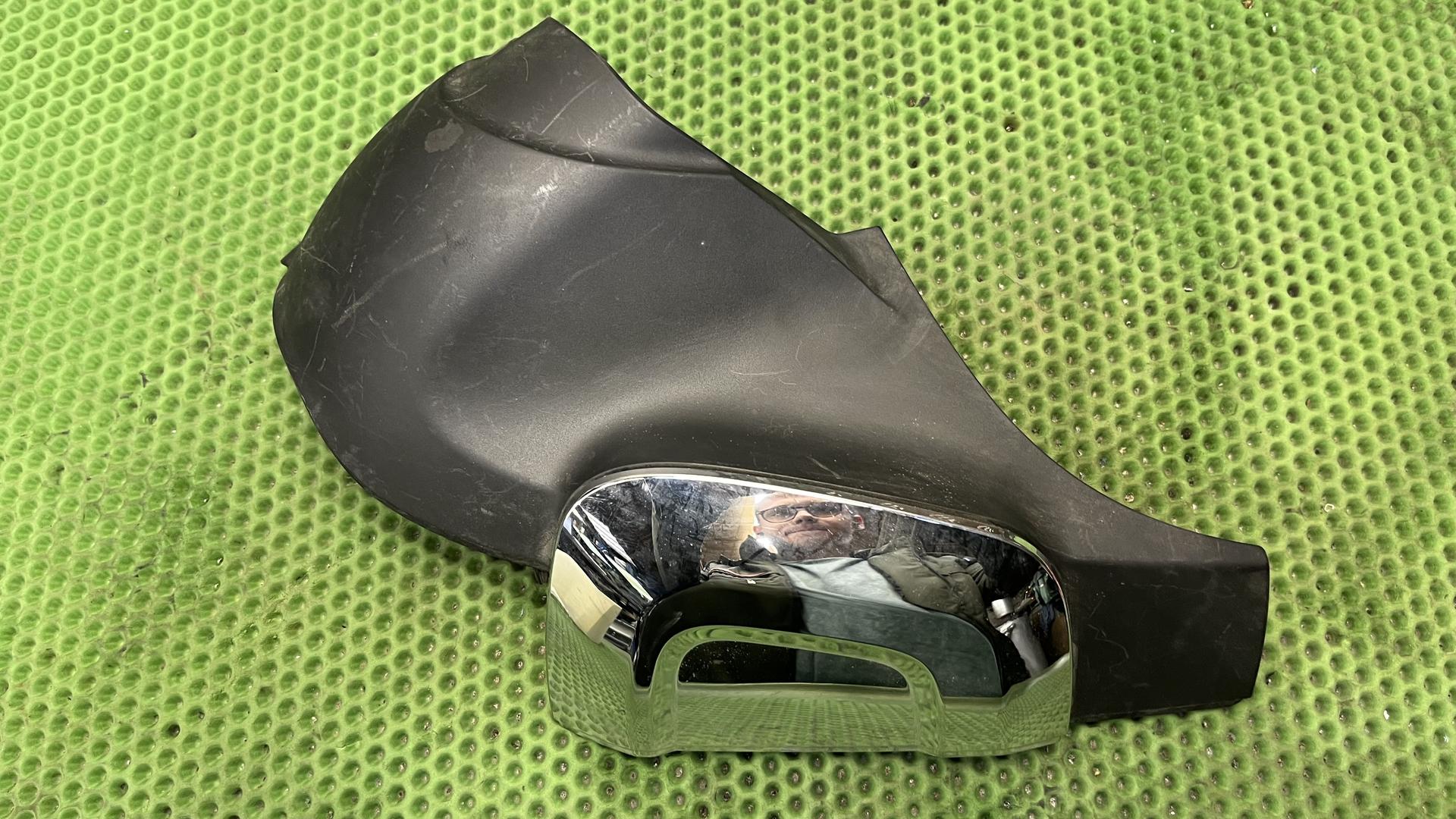 Накладка айрбокса левая R18 K34/35 13711540355