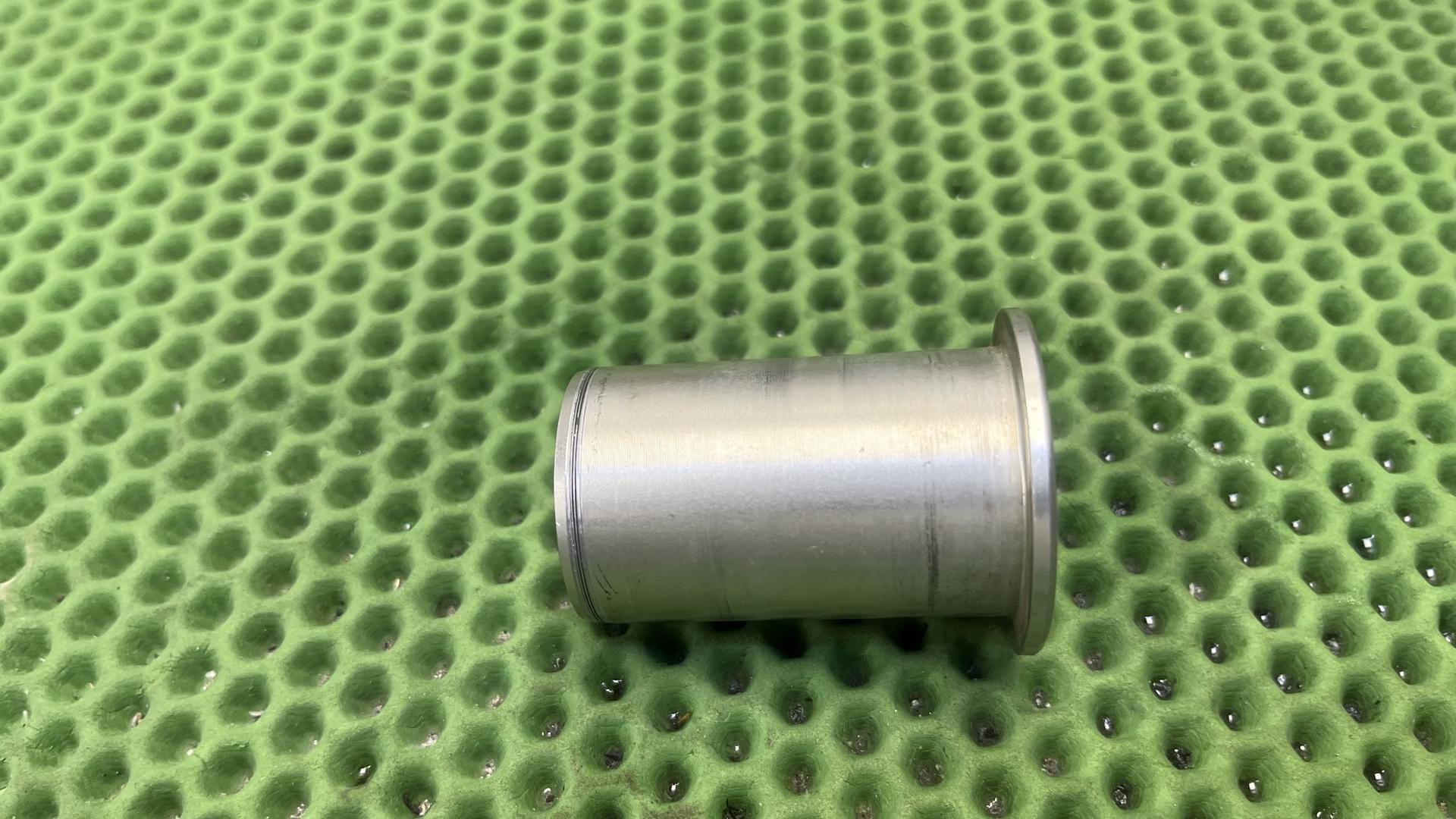 Втулка оси переднего колеса M24X1,5 K1200/1300/1600 31447677195