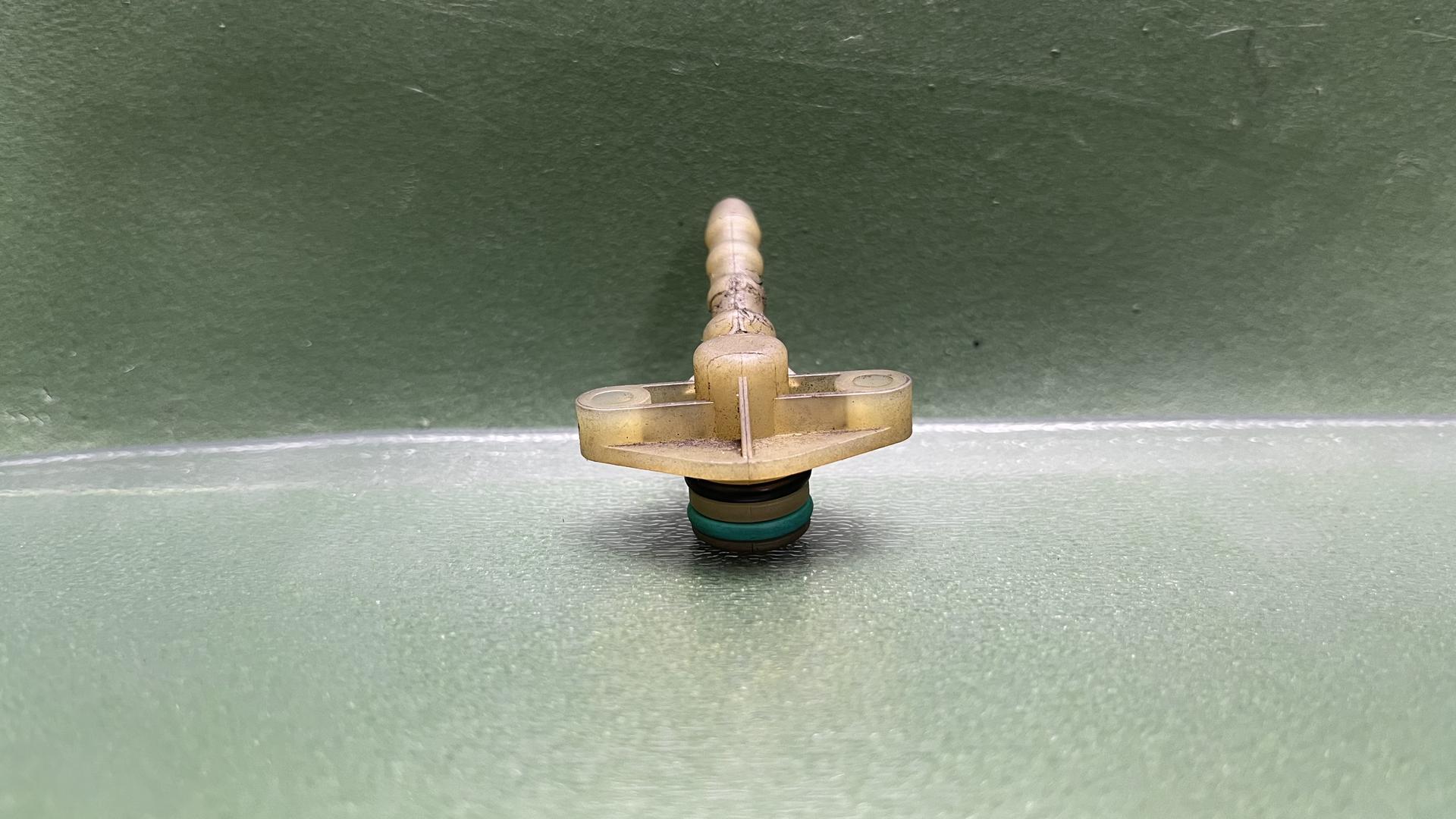 Подводящий трубопровод G 650 X / F 700 GS / F 800 S, F 800 ST, F 800 GT / F 650 GS, F 800 GS / F 800 R / F 800 GS Adventure 16147708313