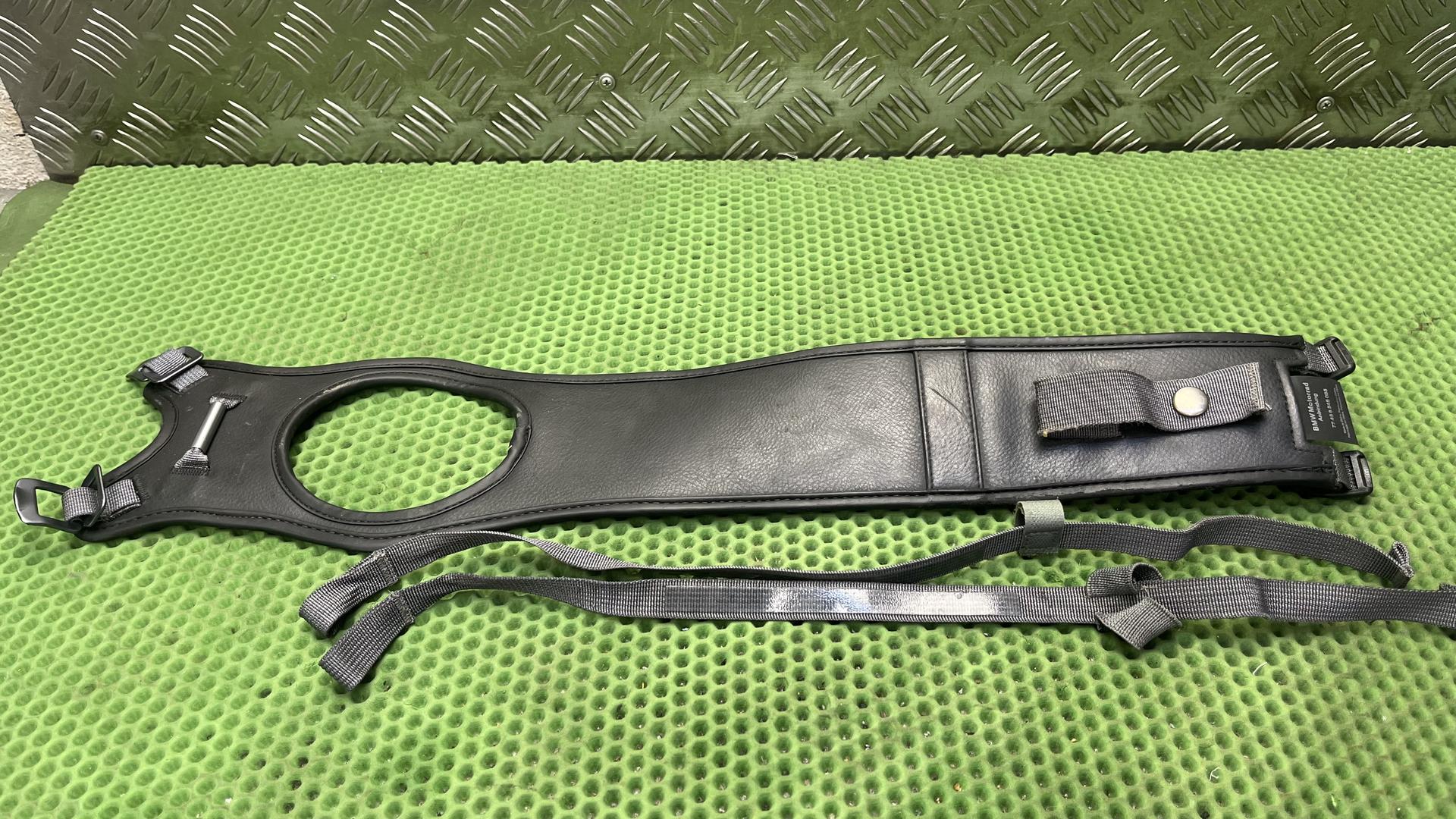 Соединение сумки на топливный бак RnineT K21-33 77458545095