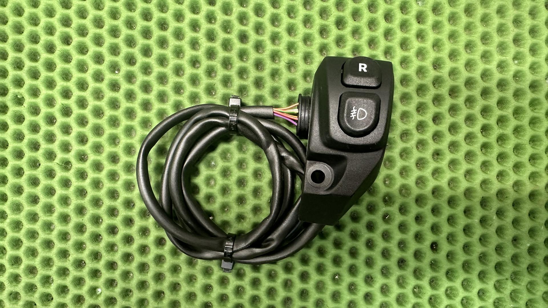 Дополн.перекл.RFH/дополнительная фара 61318388632