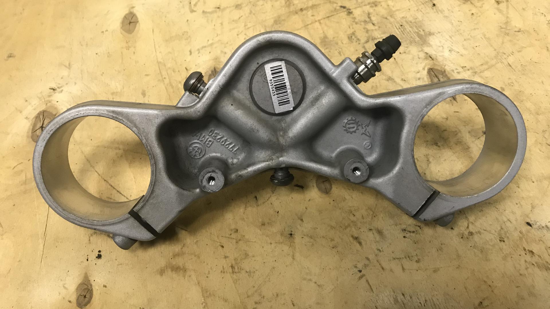 Перемычка вилки Нж с шаровым шарниром 31427707541