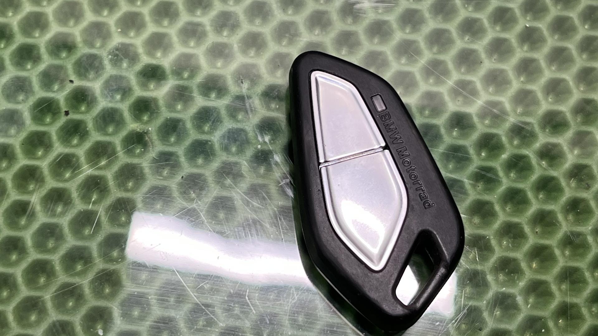 Пульт сигнализации (центрального замка) 65755a69605