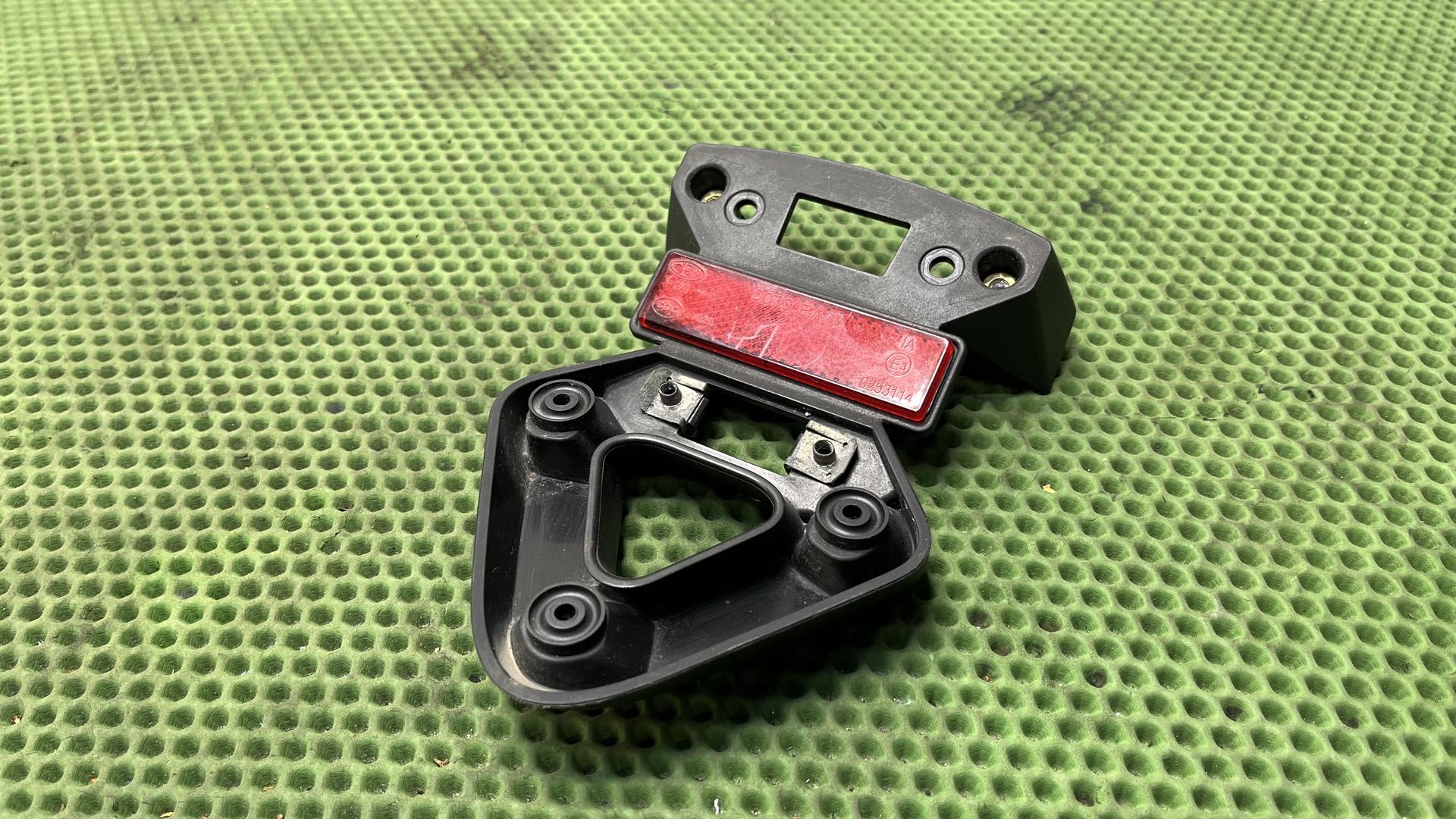 Адаптер блока задних фонарей 46627717030