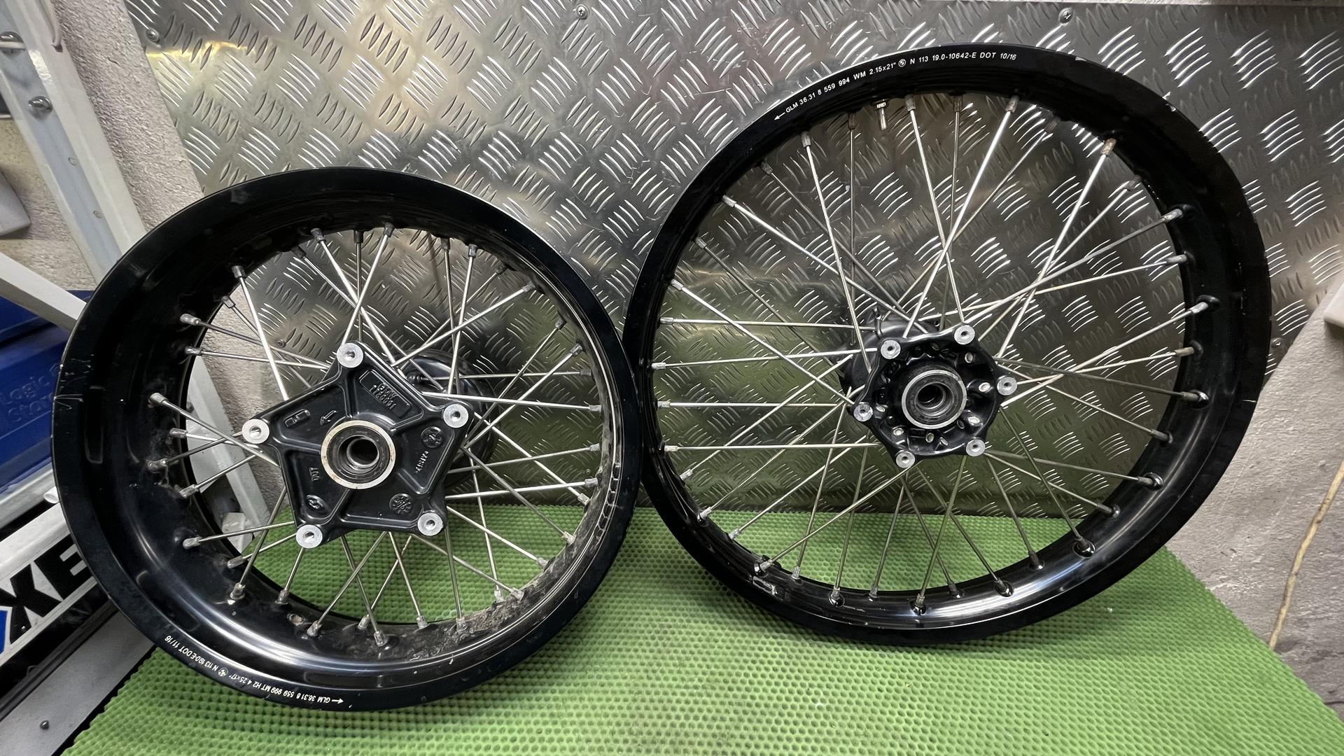 Комплект колес спицованных  черные K72/75 