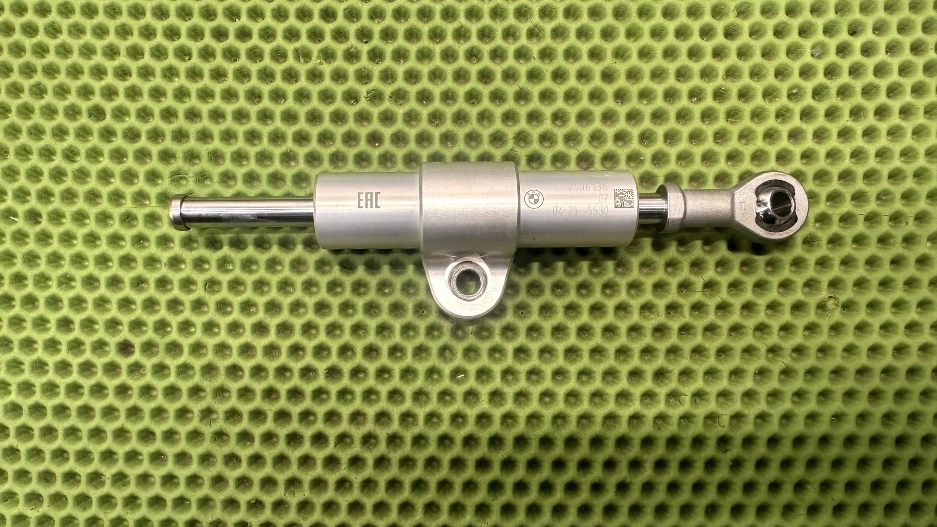 Рулевой демпфер R1300GS/GSA 32767106136