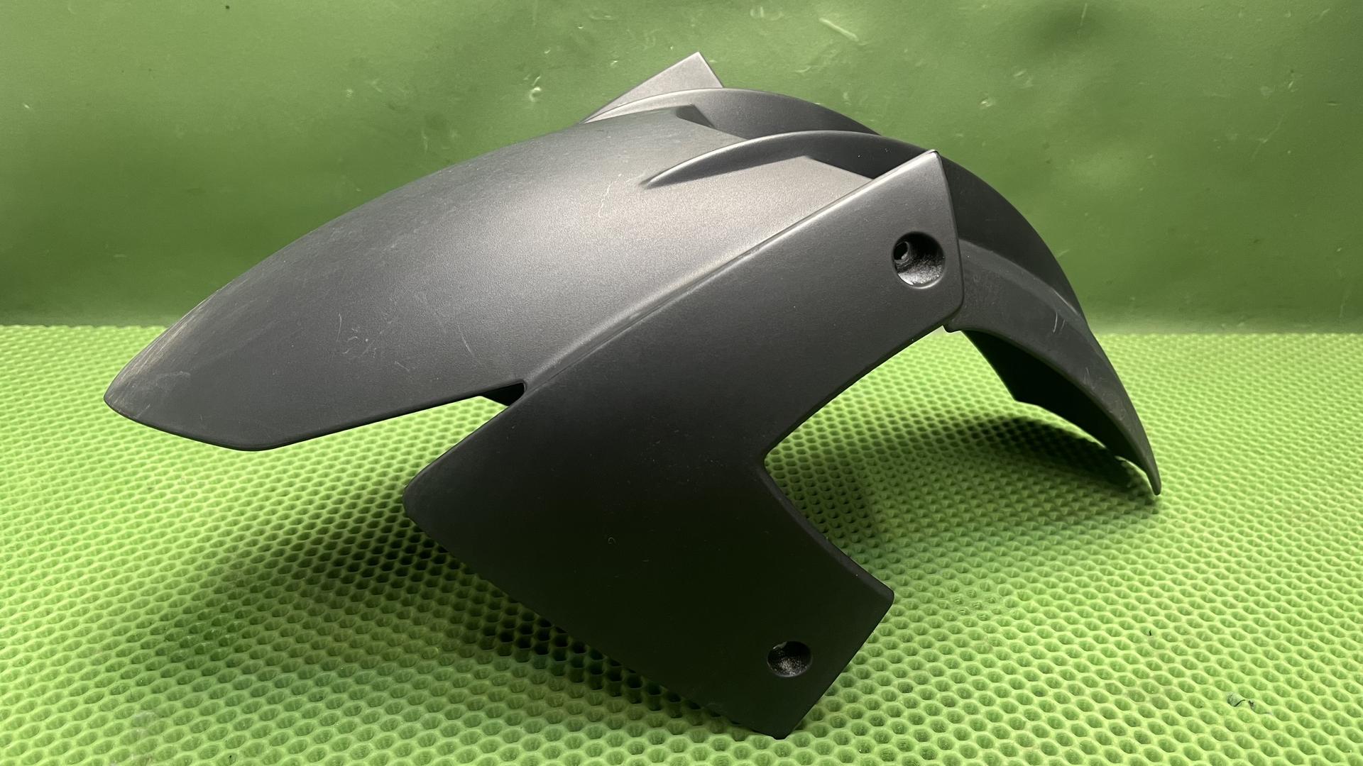 Колпак переднего колеса F 800 R / F 800 S / F 800 ST / F 800 GT 46617678611