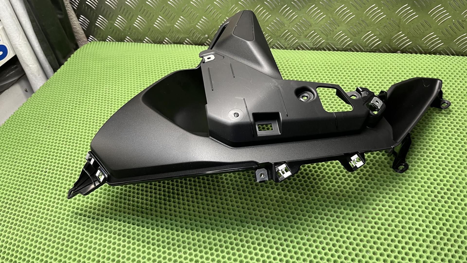 Накладка воздуховода левая R1300GS KA1 46631541481