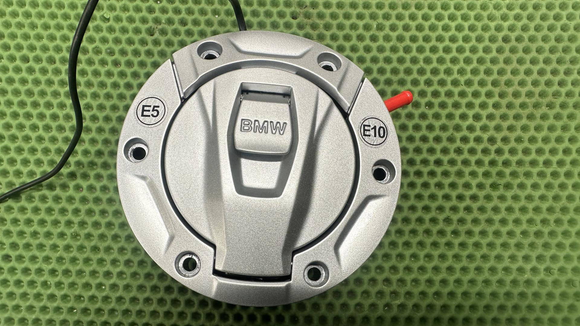 Лючок топливного бака (Keyless ride) 16119829226