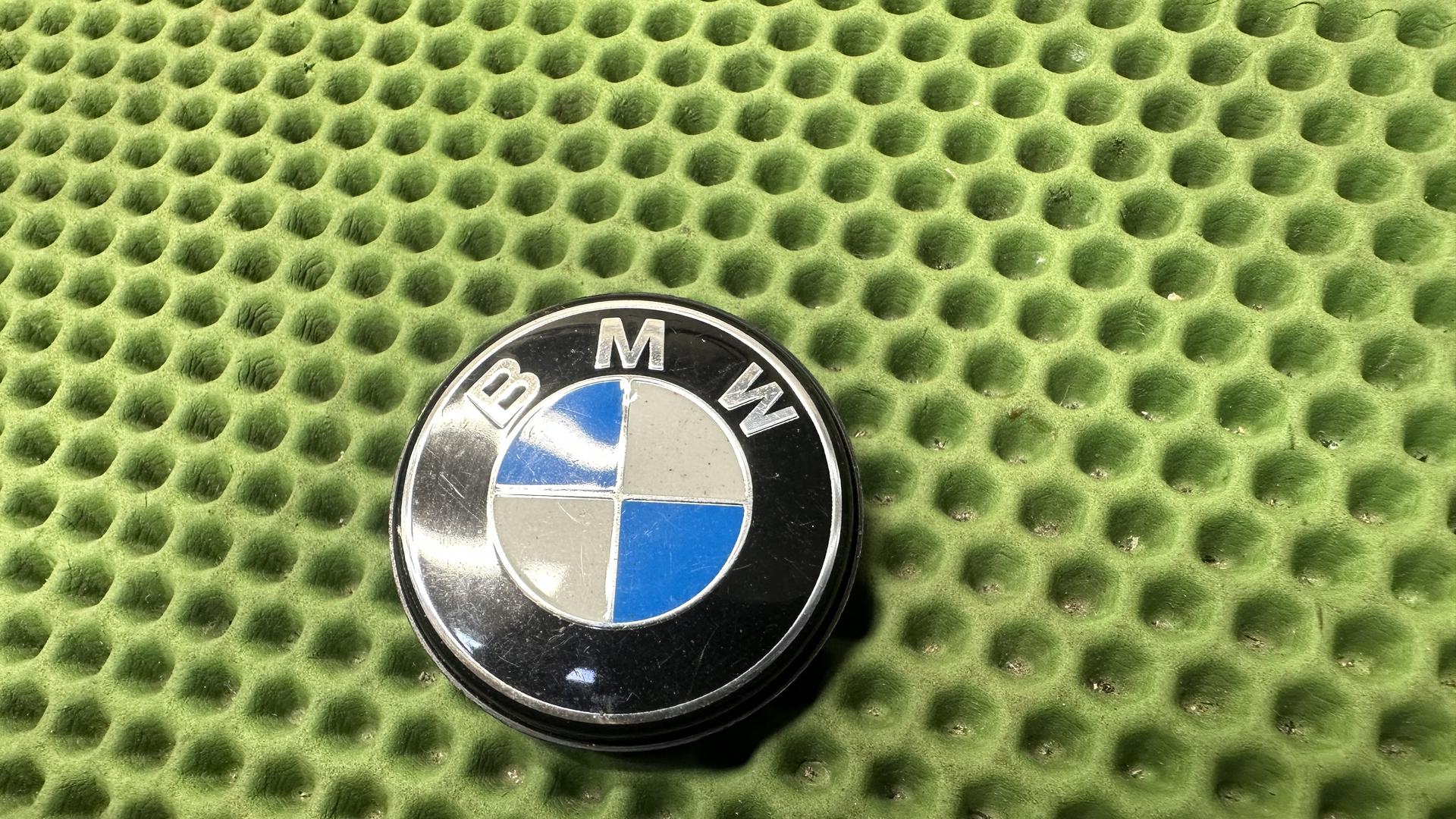 Эмблема с держателем 31428526439