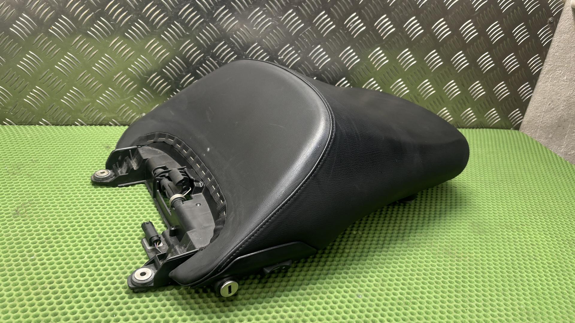 Сиденье пассажира 52537712119