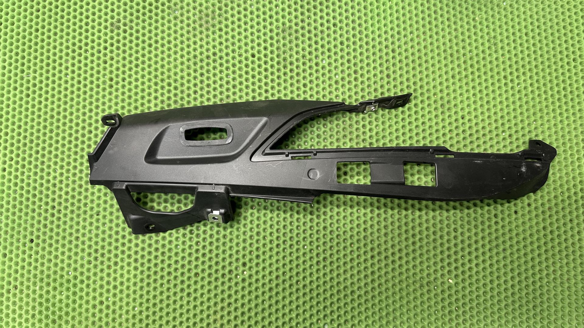 Накладка Л Зд 46637718507