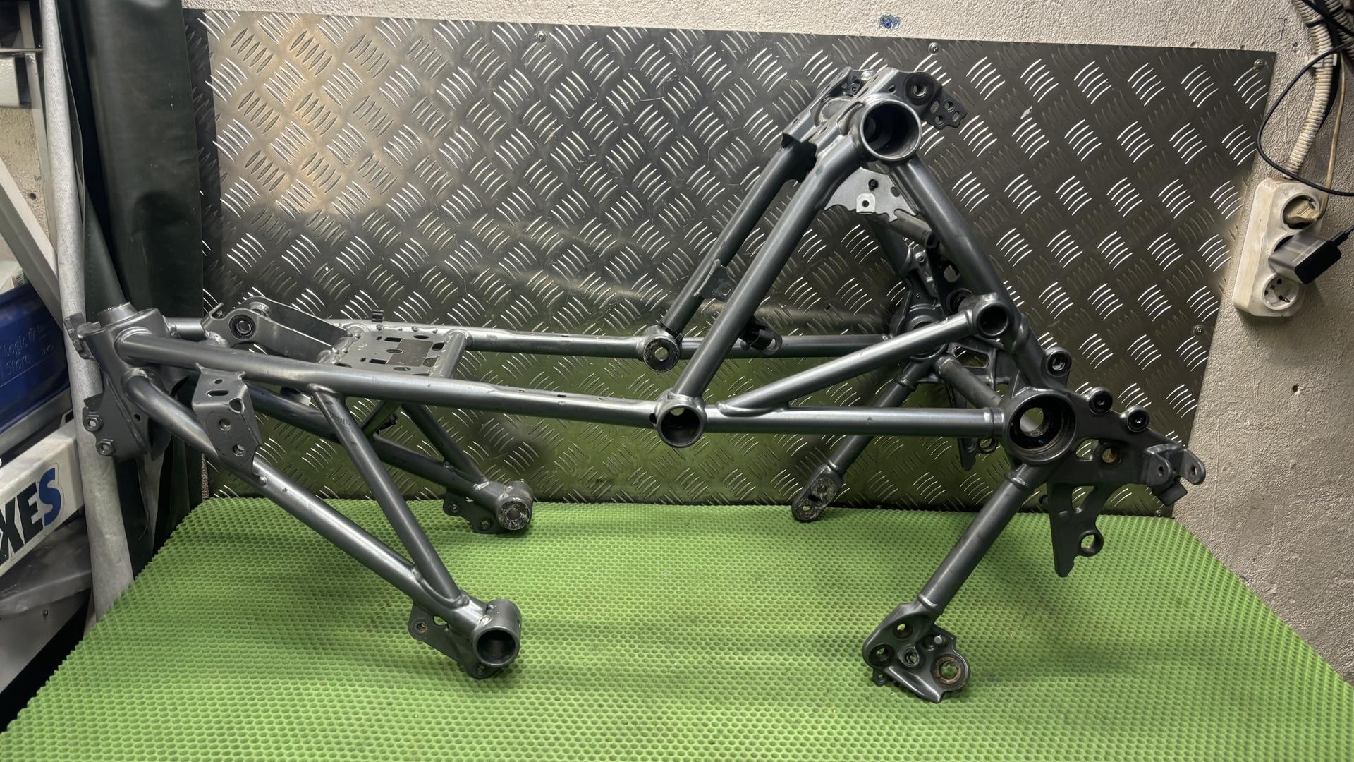 Передняя часть рамы с VIN k50-51 46519444970