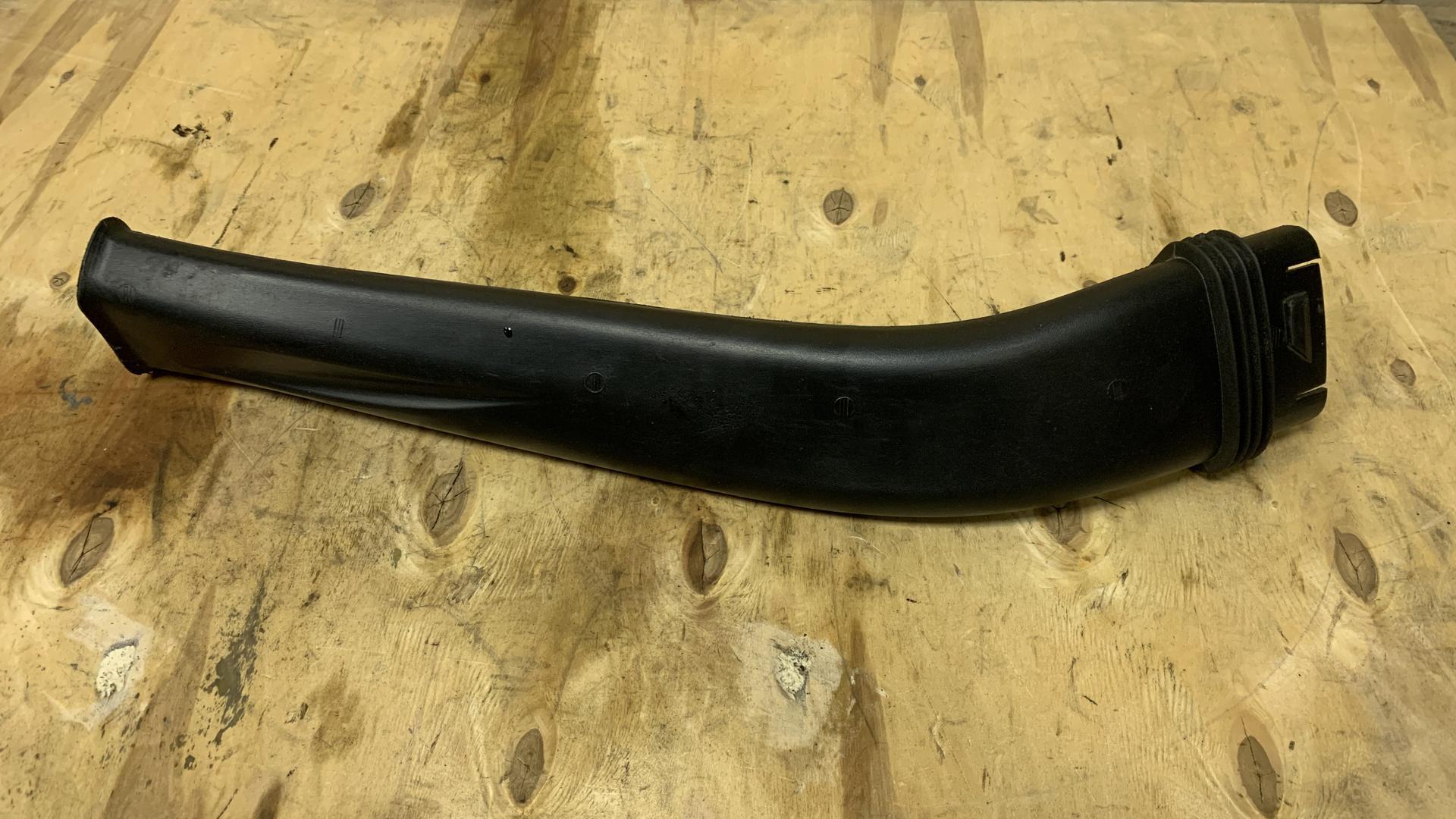 Всасывающий патрубок Л 13717712319