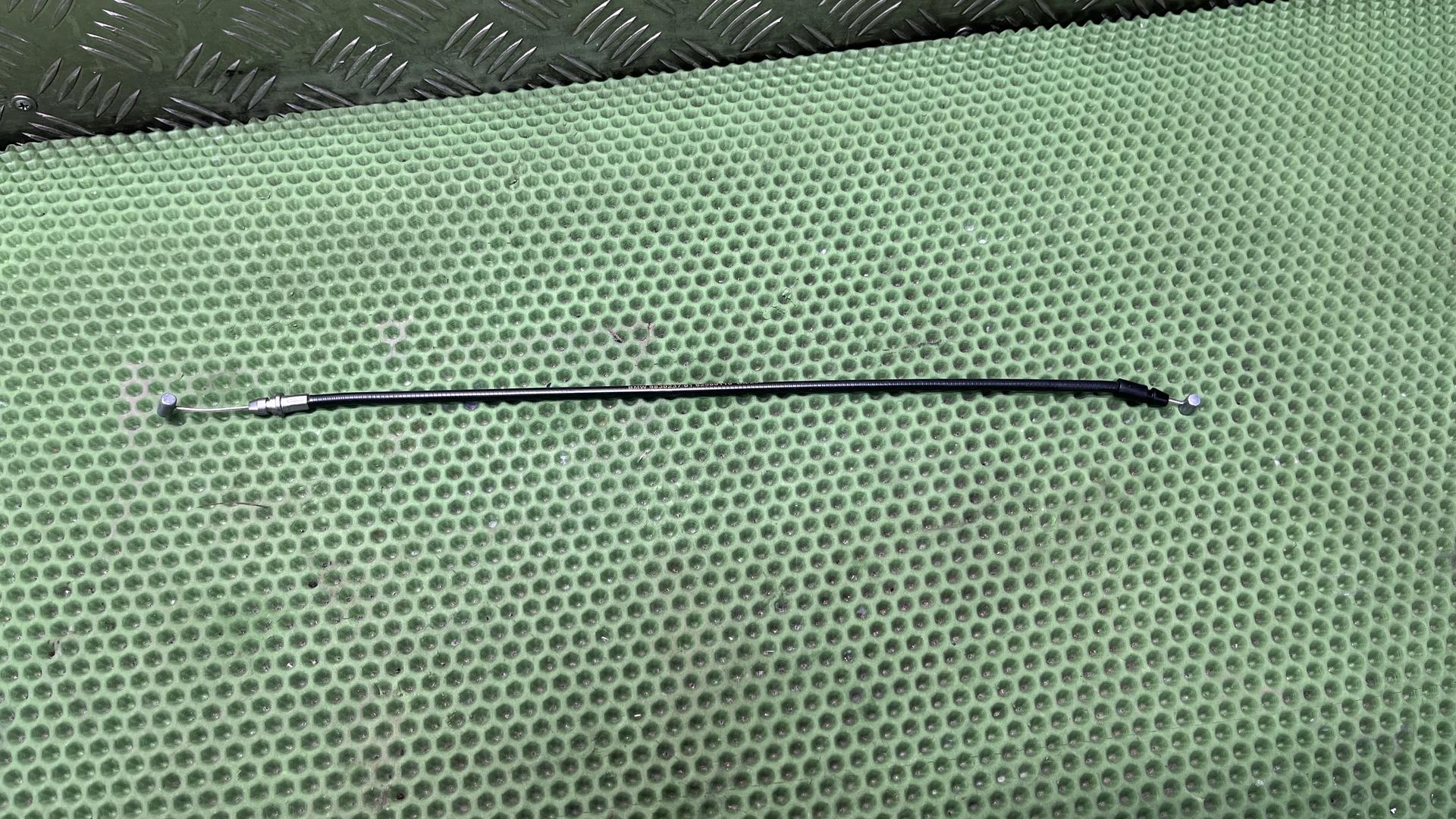 Трос замка сиденья R1300GS/R/RS 51259830237