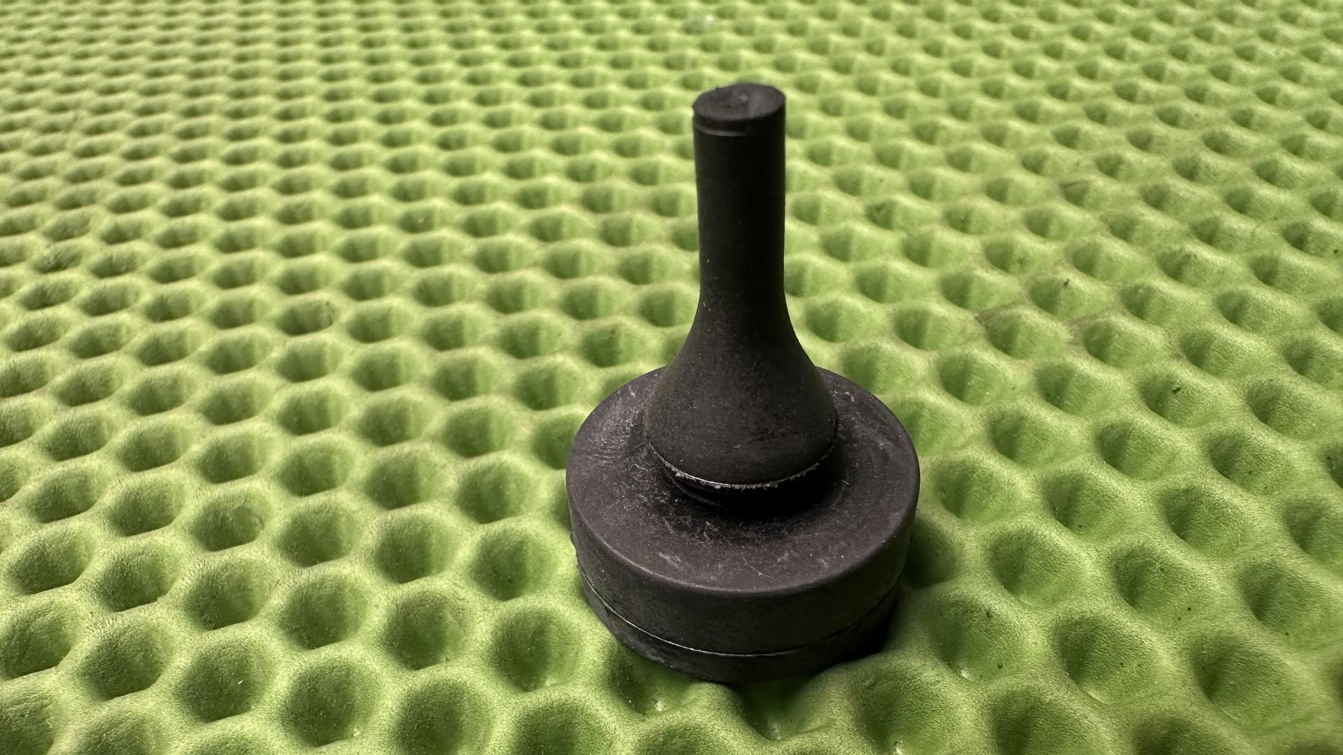 Резиновый демпфер сиденья пассажира 25 MM 52537713890