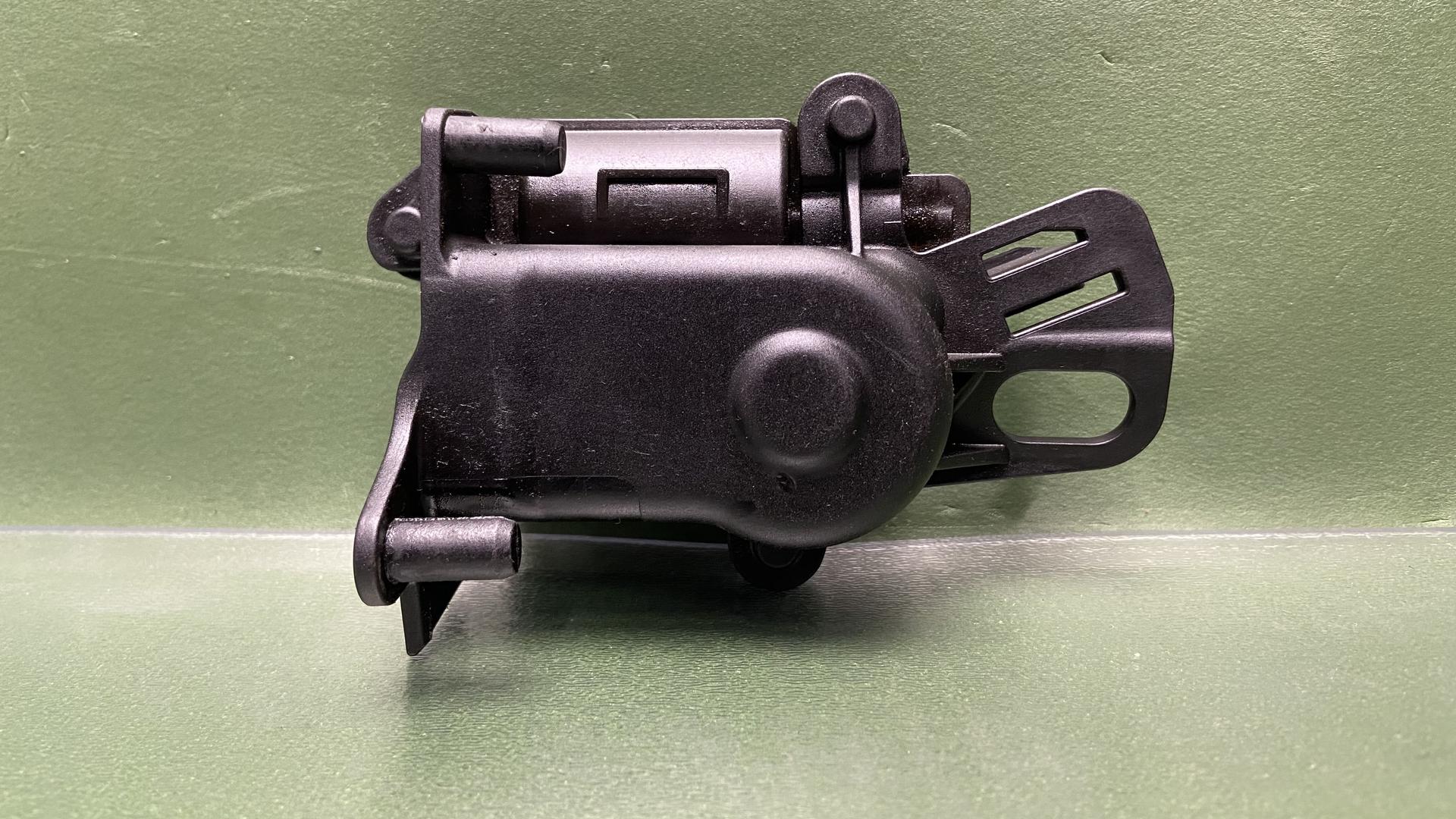 Крепление сервопривода EXUP 18517726827