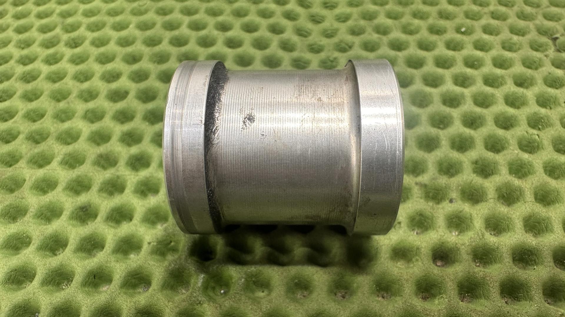 Втулка оси переднего колеса 36317664719