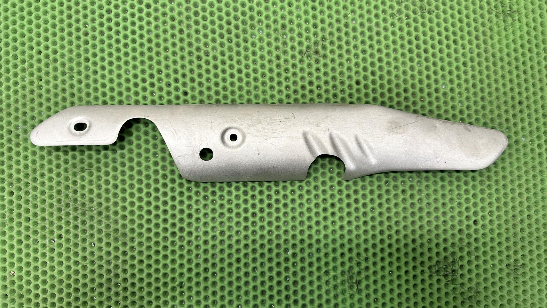 Накладка коллектора левая K1600GT/GTL рест. (с 2022 г.) 18519898480