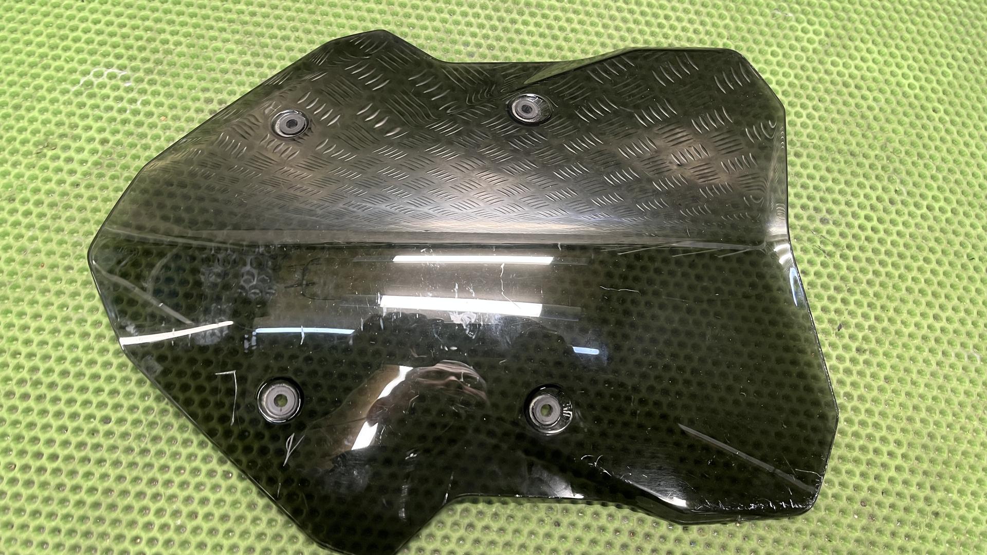 Ветрозащитный щиток, тонированный K 84 77338409970