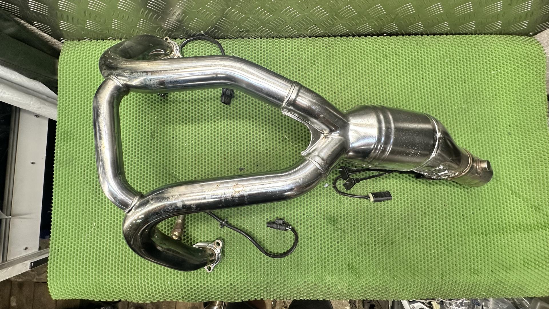 Выпускной коллектор R1250xx K50-54 хром. 18518559520