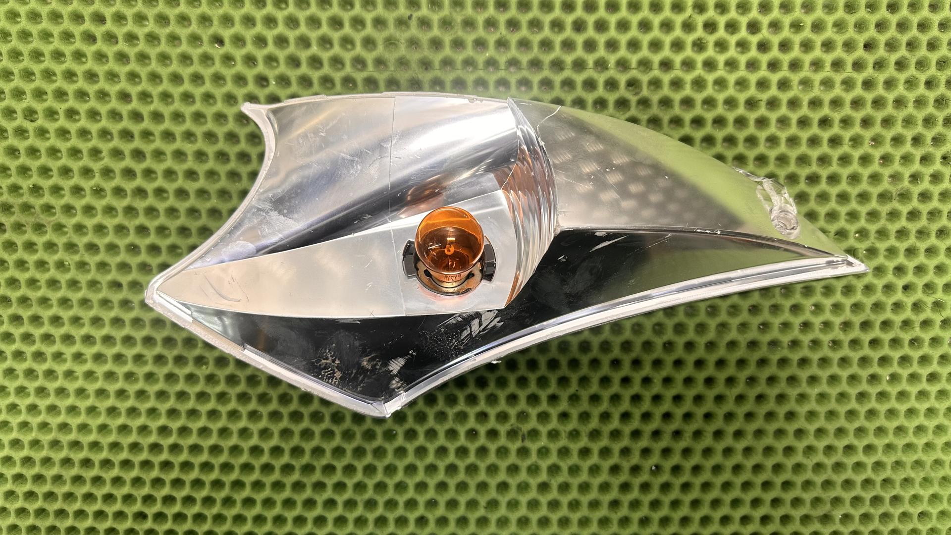 Поворотник левый белый R1200ST K28 63137671159