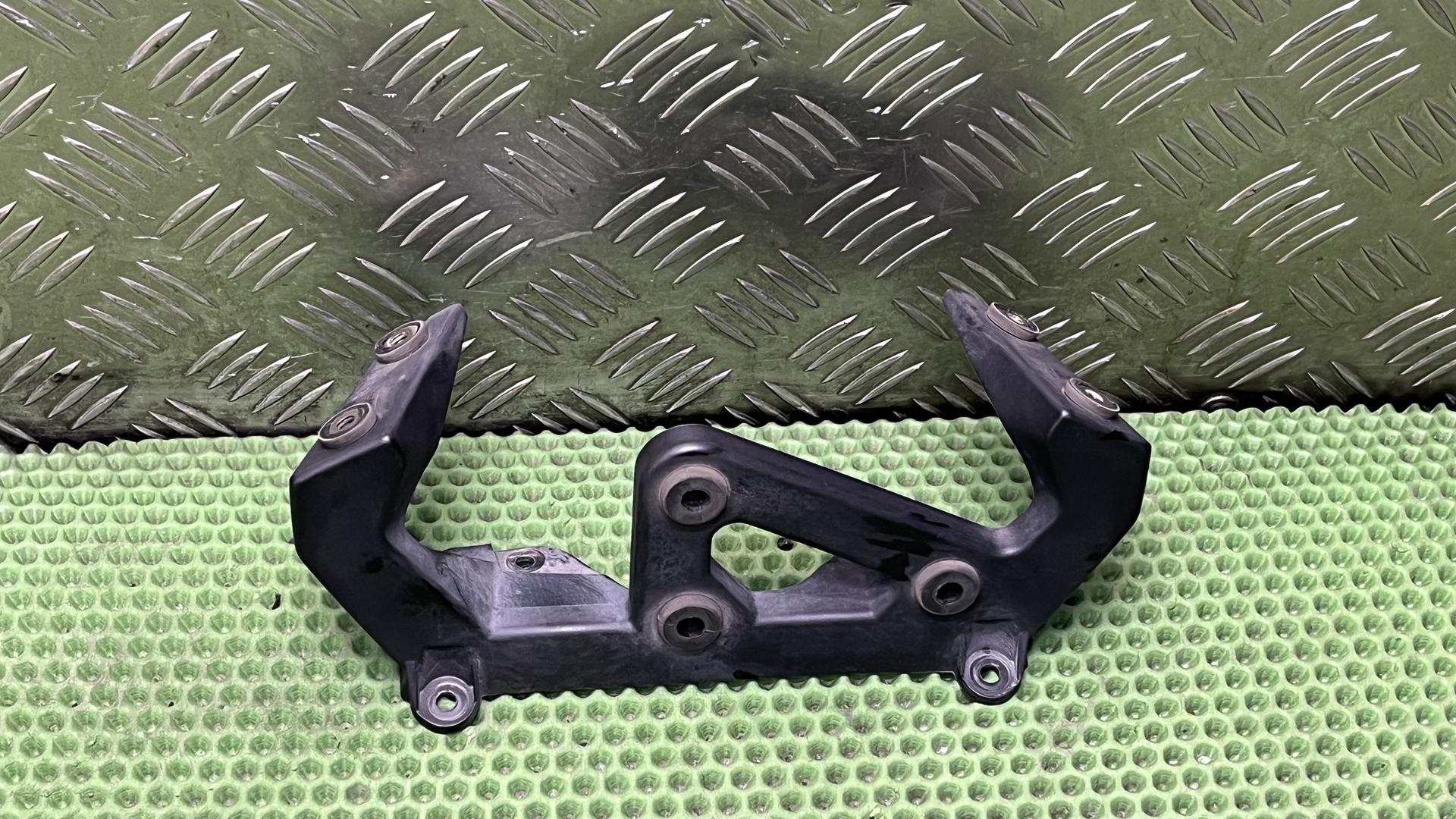 Кронштейн комбинации приборов K1200/1300R K43 46637681930