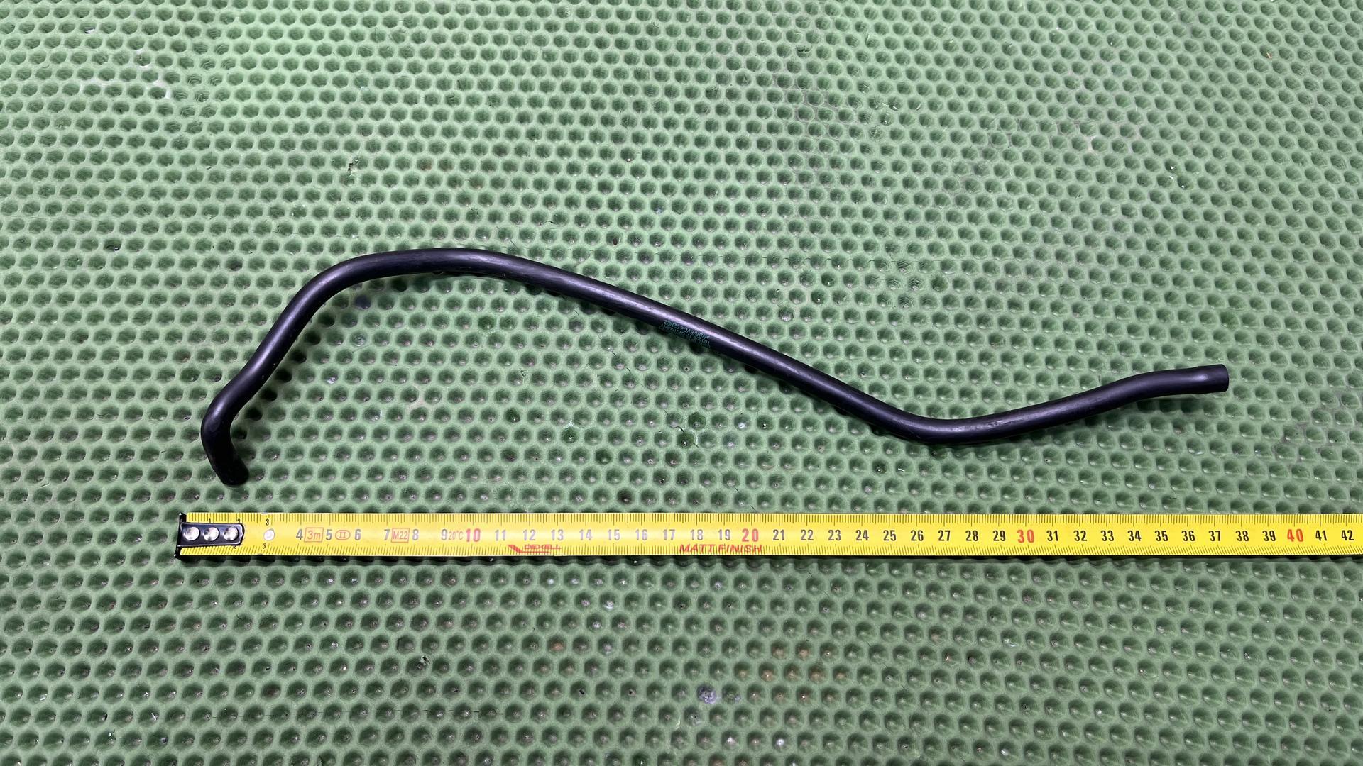 Шланг вентиляции бака K48 16138548052