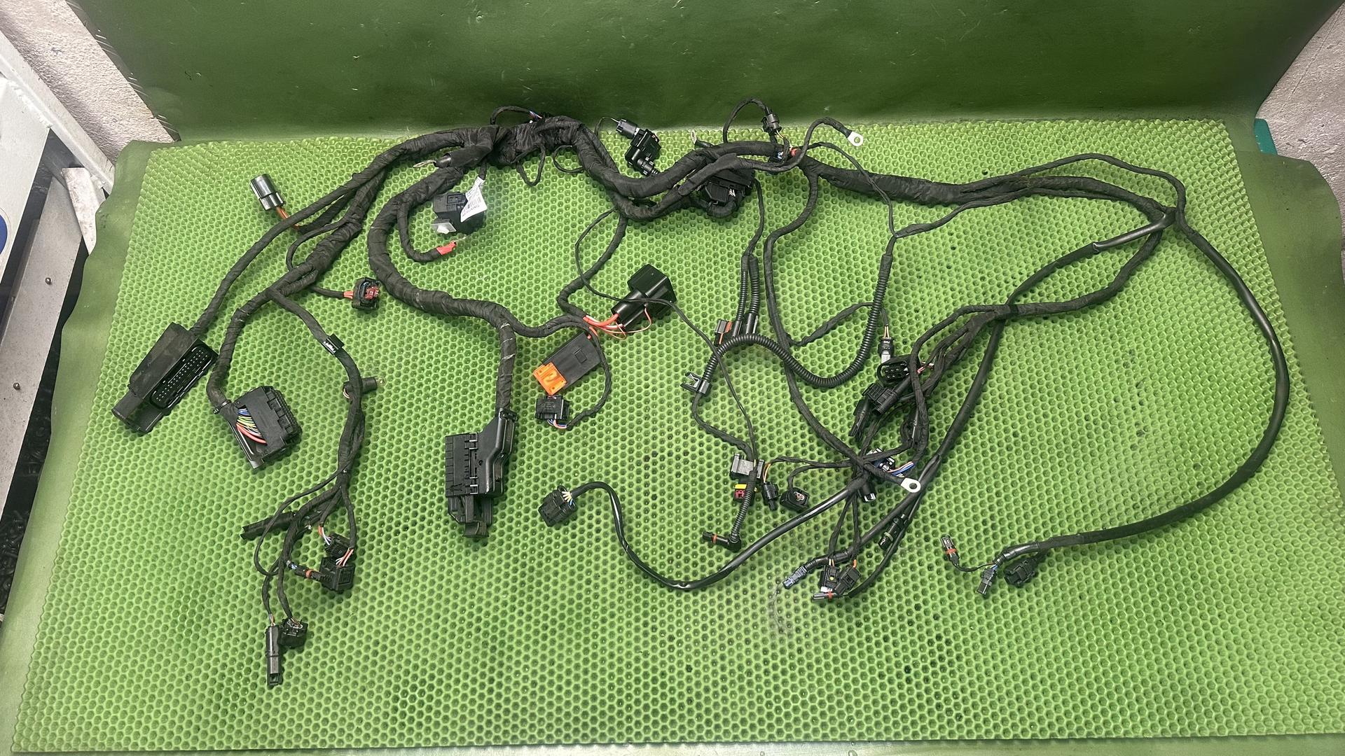Жгут проводки F750/850 GS/GSA K80-82 61111622424