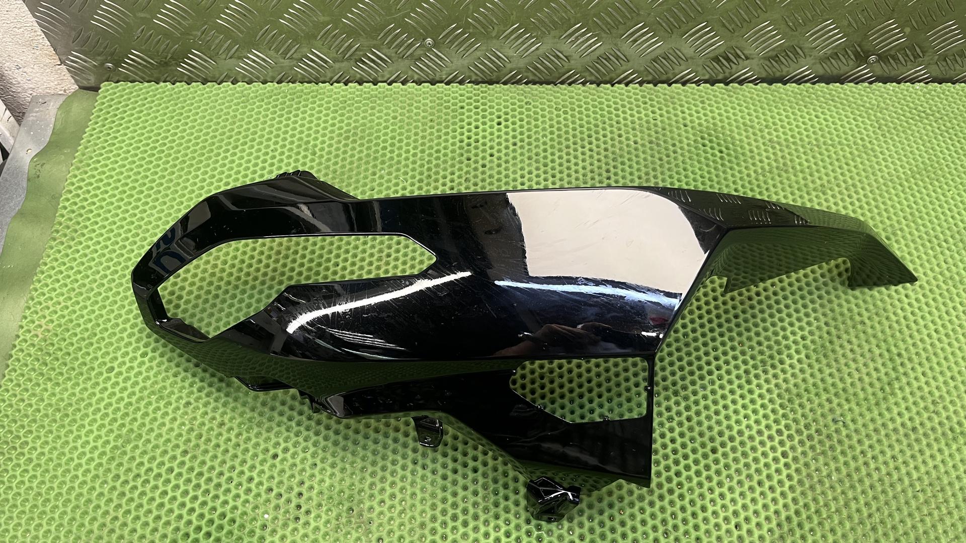 Передняя обшивка справа R1300RS KA5 46635a6f0a2