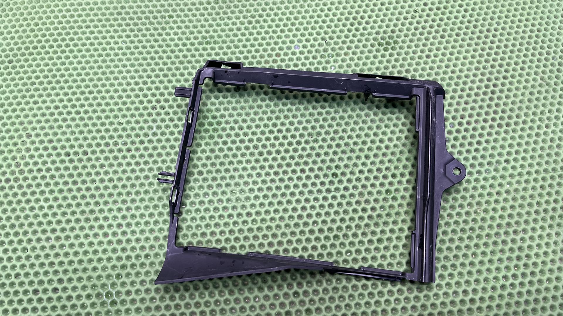 Воздуховод радиатора левый R1300GS KA1 46631541477