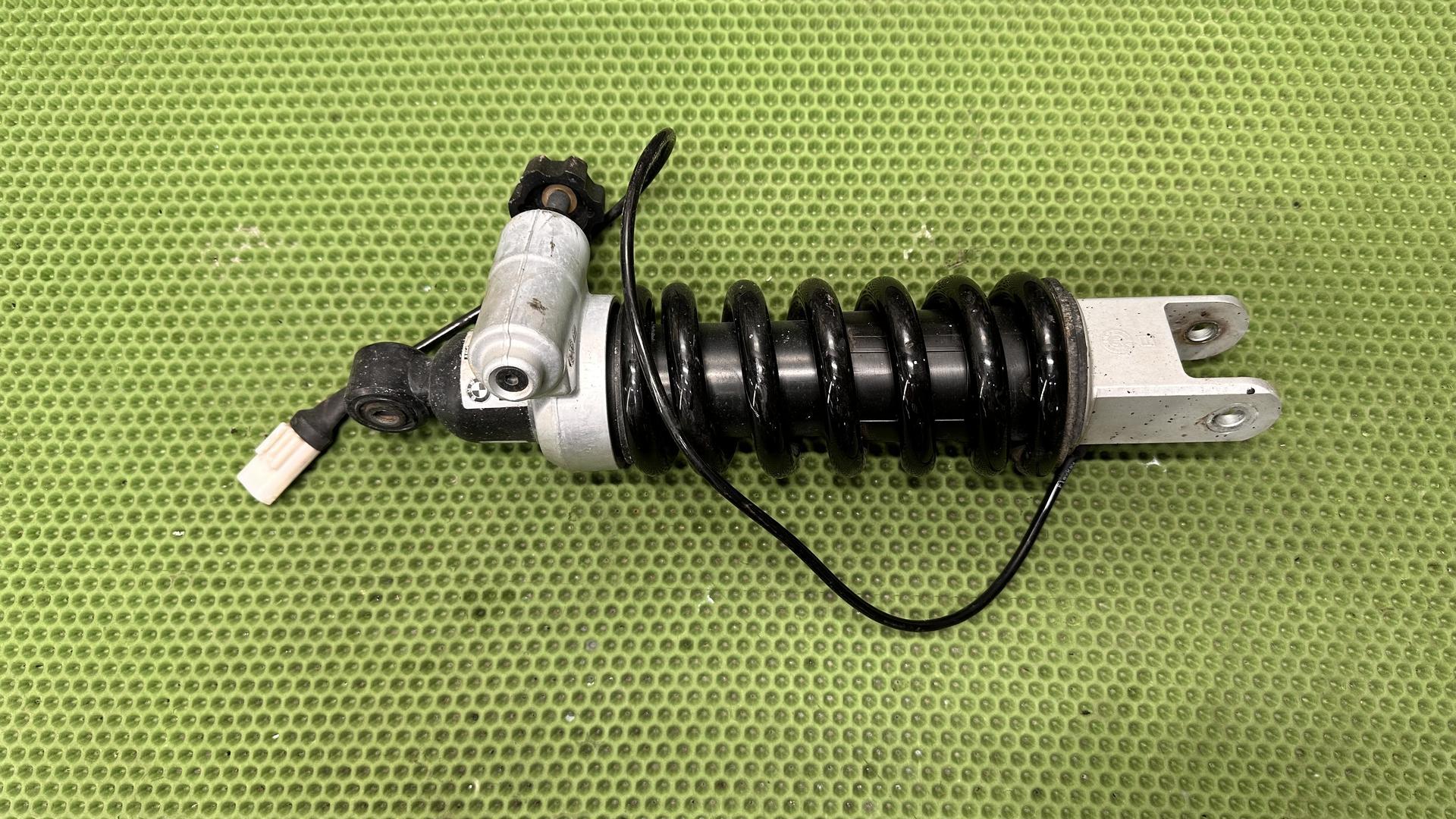 Амортизатор задний ESA F800R K73 рест. (с 2015 г.) 33548534034