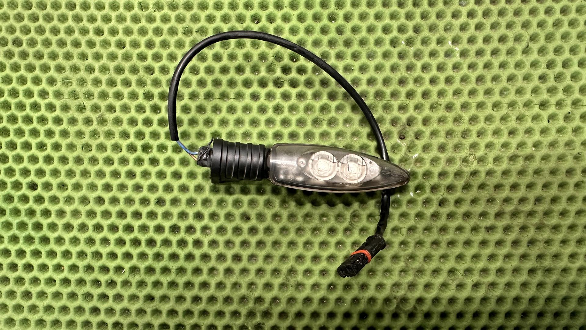 Светодиодный указатель поворота 63138522499