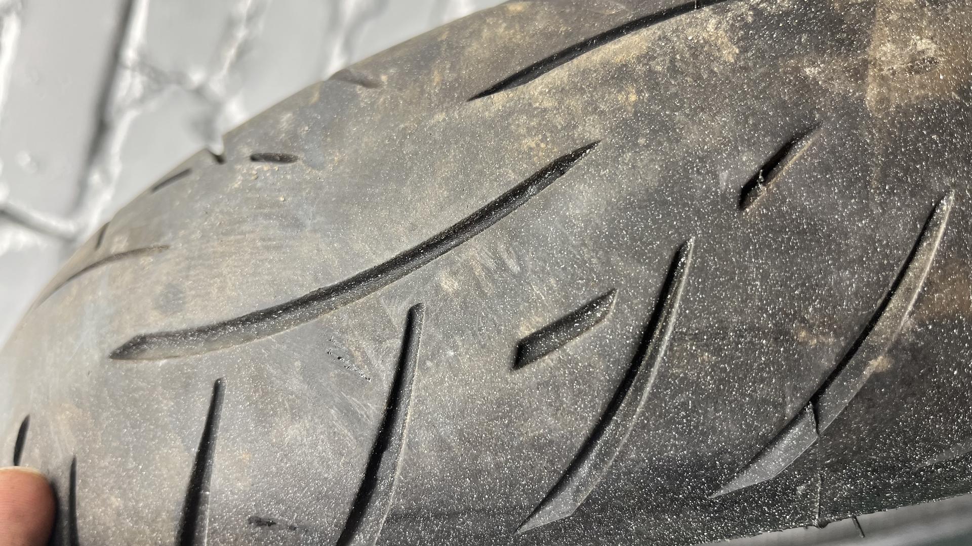 Мотошина Metzeler Roadtec Z8 Interact 120/70 R17 58W передняя 