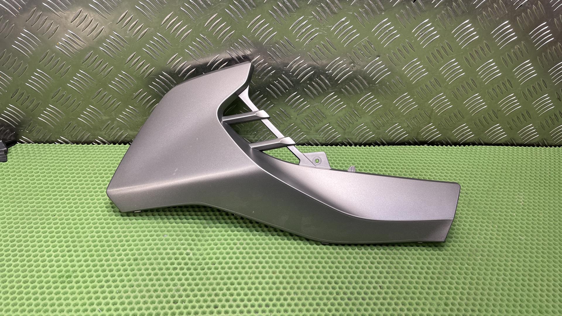 Боковая обшивка внизу правая 46638562522