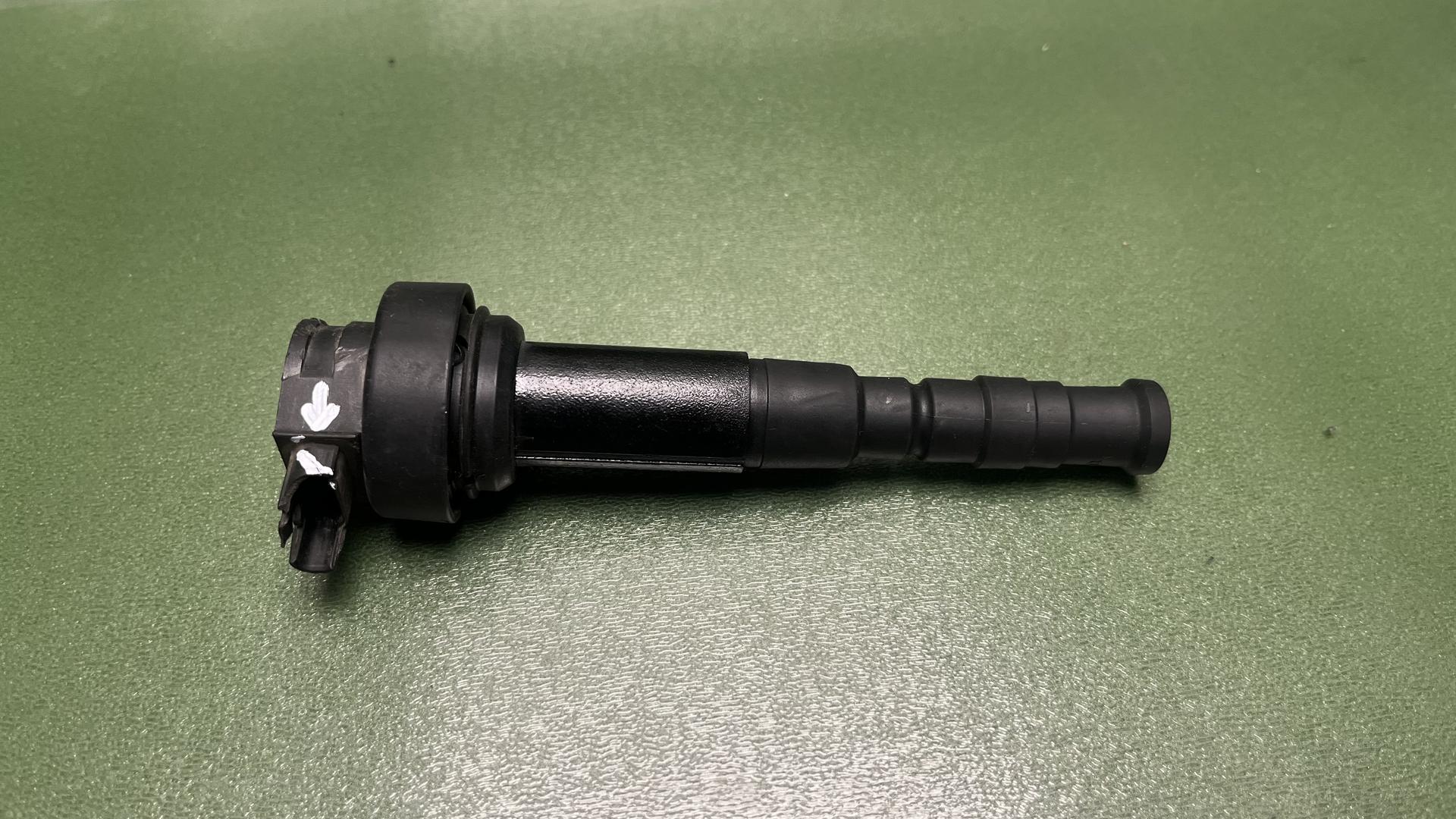 Наконечник катушки зажигания, черный 12138523968