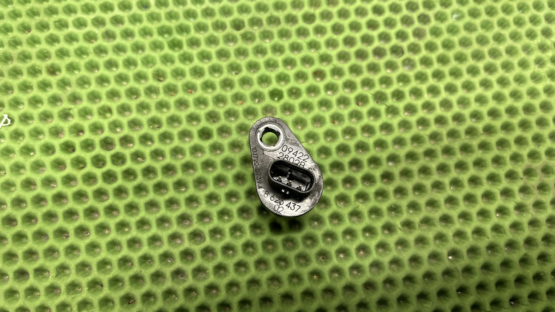 Датчик положения коленвала 13628623437