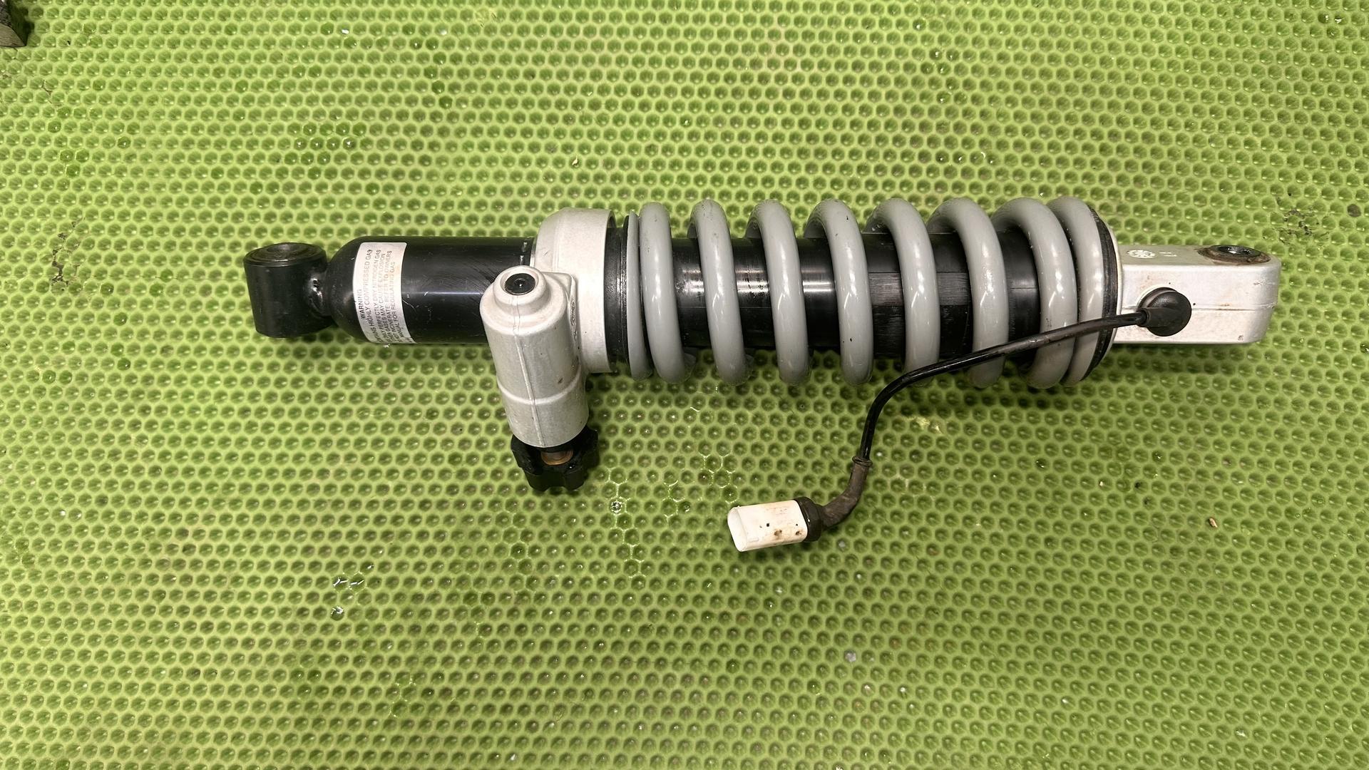 Амортизационная стойка ESA Зд 33548522113