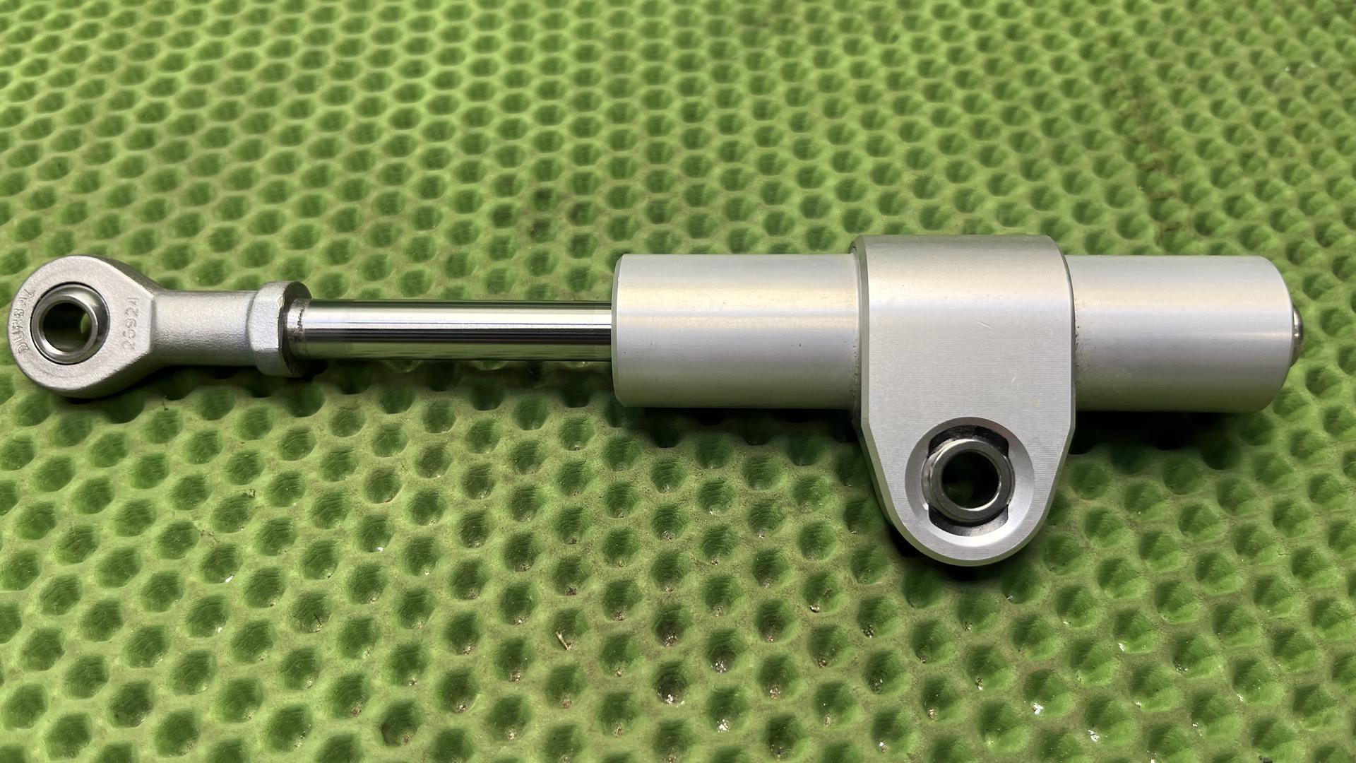 Рулевой демпфер R1300GS/GSA 32767106136