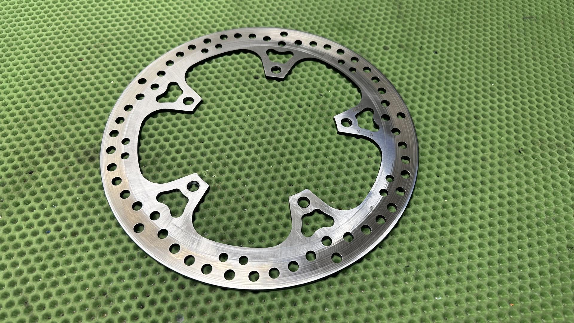 Тормозной диск задний 34211627694